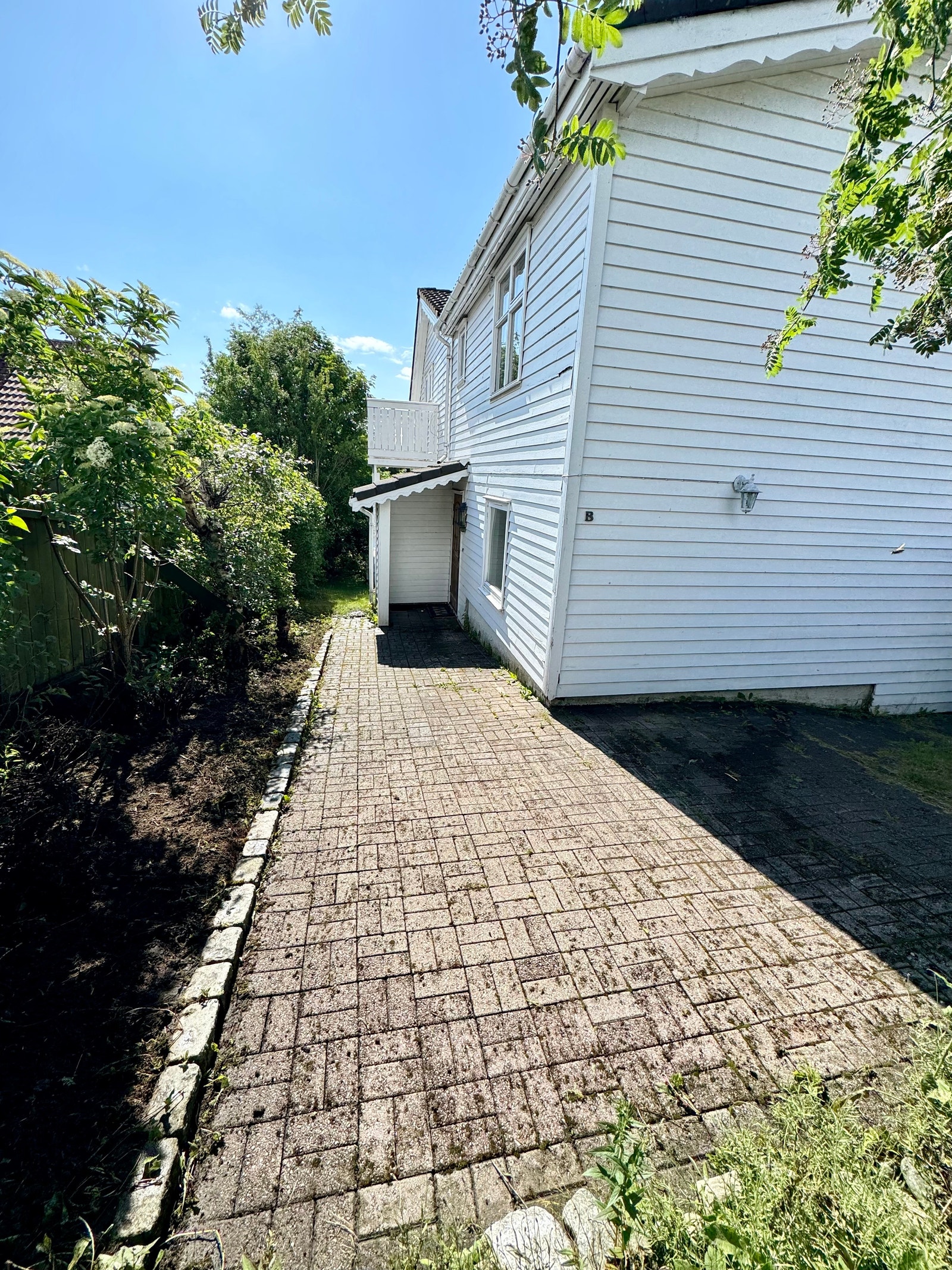 Inngangsparti og veranda Galleribilde