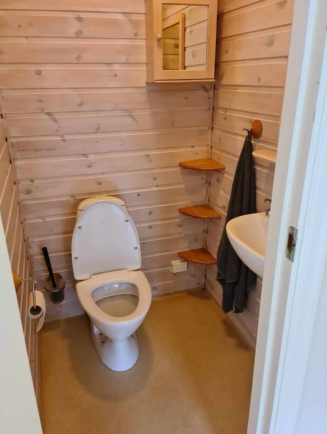 WC 2.etg. Galleribilde