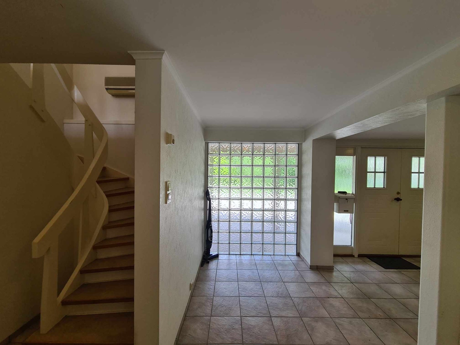 Inngangsparti U- etg. Galleribilde