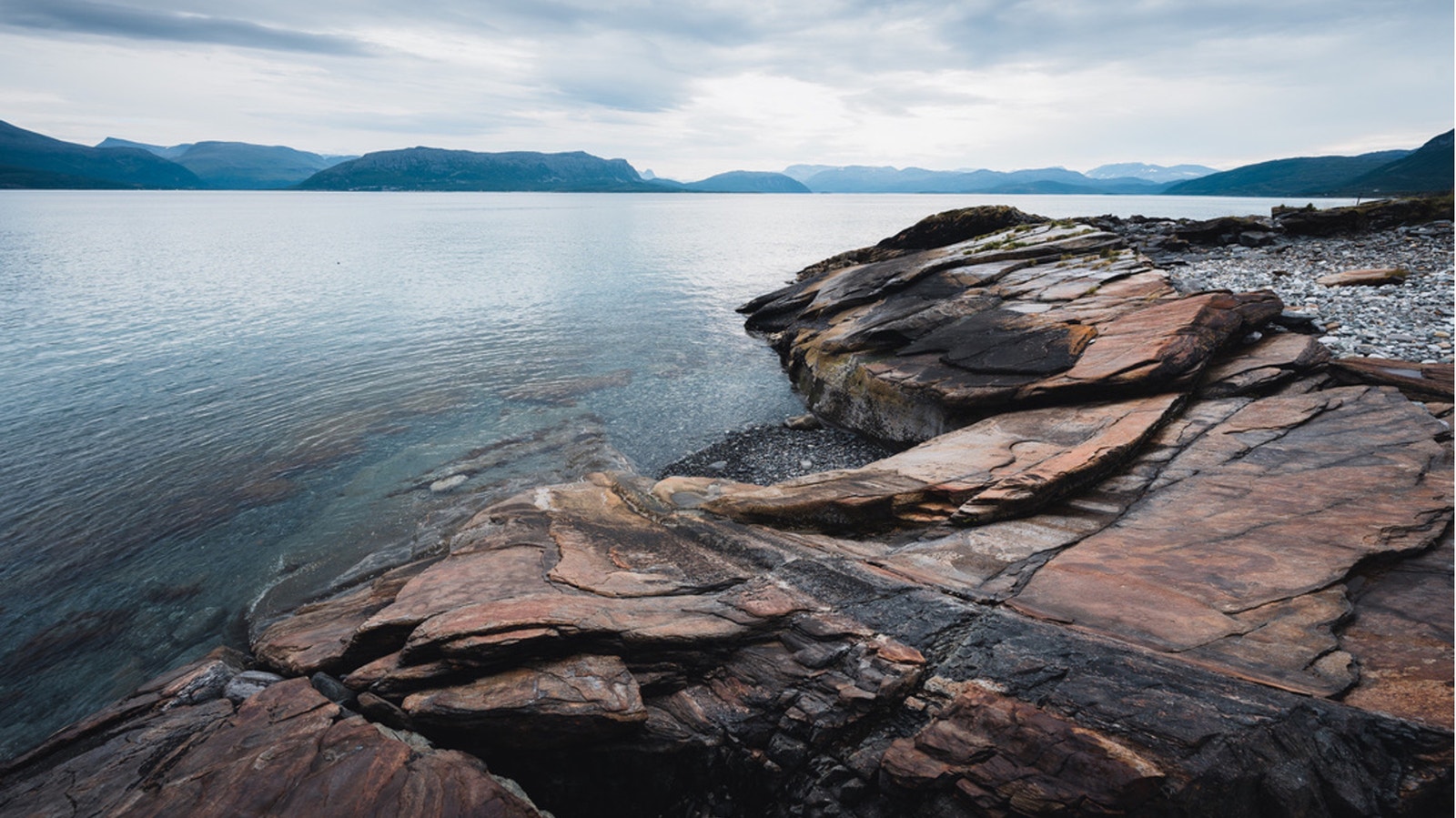 Her er det fint å fiske fra svaberga.
It's nice to fish from the rocky shore. Galleribilde
