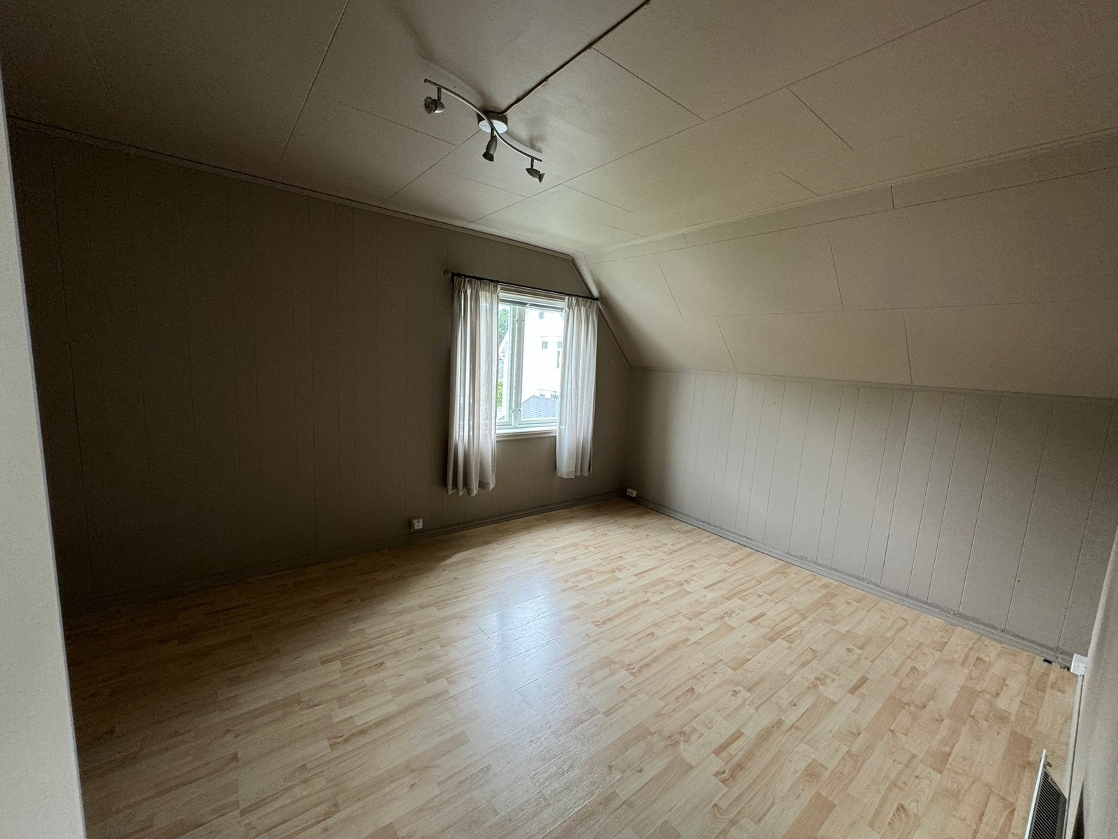 Rom 3 - Ledig Galleribilde