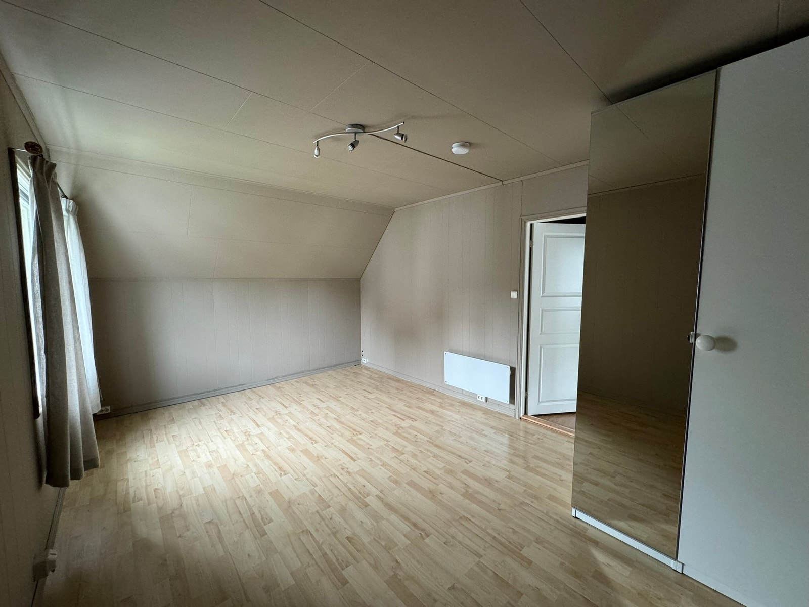 Rom 3 - Ledig Galleribilde