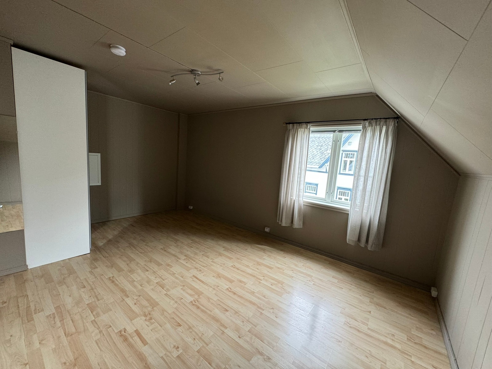 Rom 3 - Ledig Galleribilde