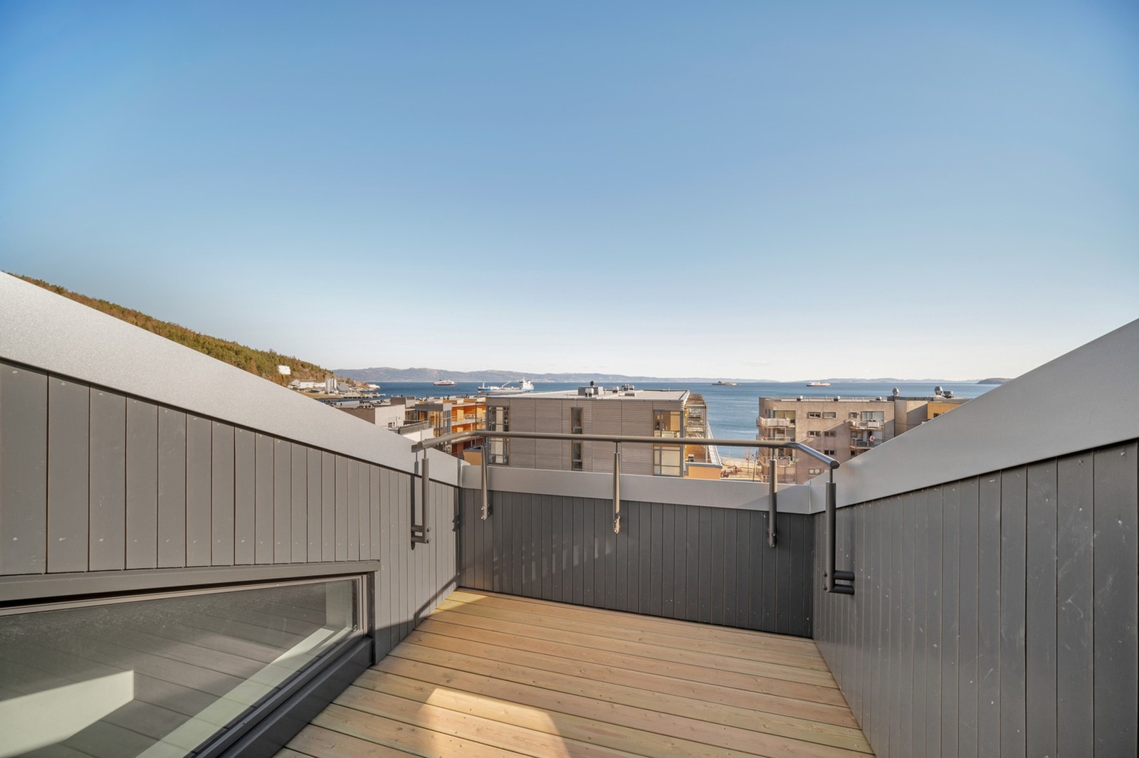 TAKTERRASSE Galleribilde