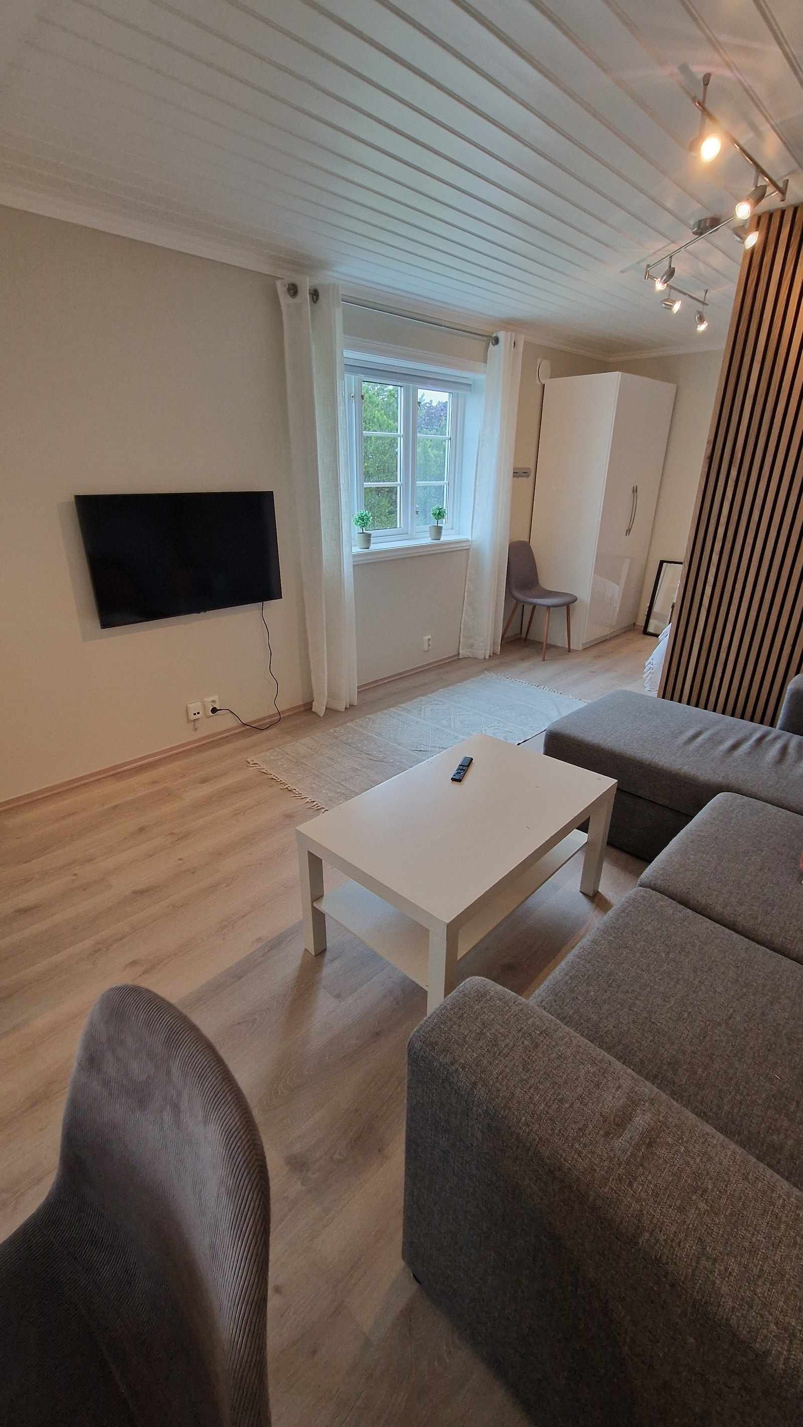 43" smart tv. Tv Abb ikke inkl Galleribilde