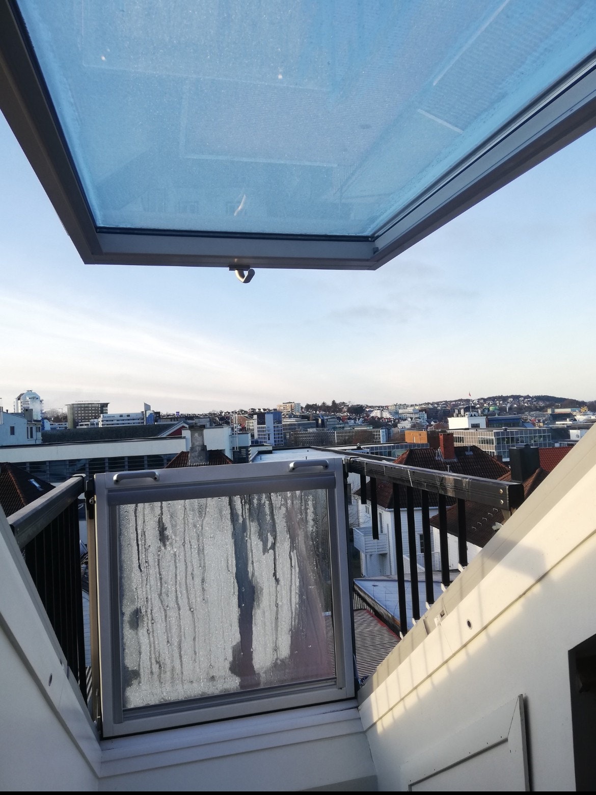 Terrasse vindu! Utsikt fra leilighet Galleribilde