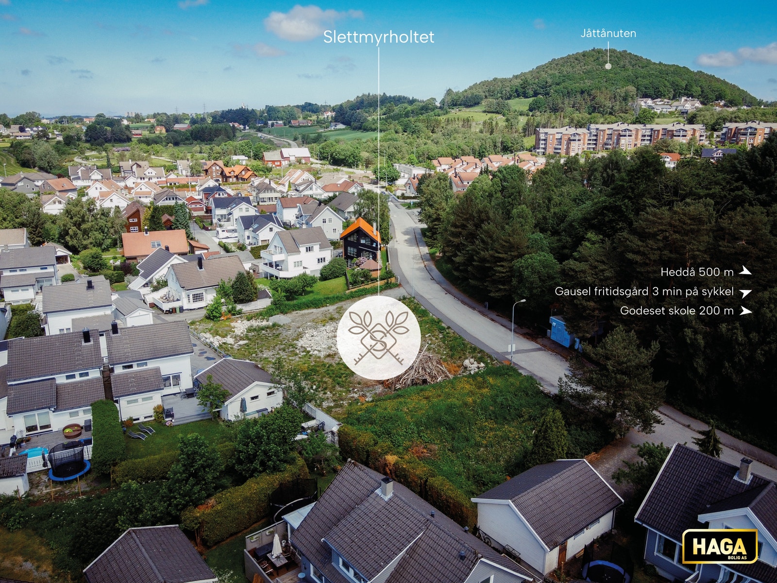 Slettmyrholtet har en meget sentral beliggenhet i naturskjønne omgivelser Galleribilde