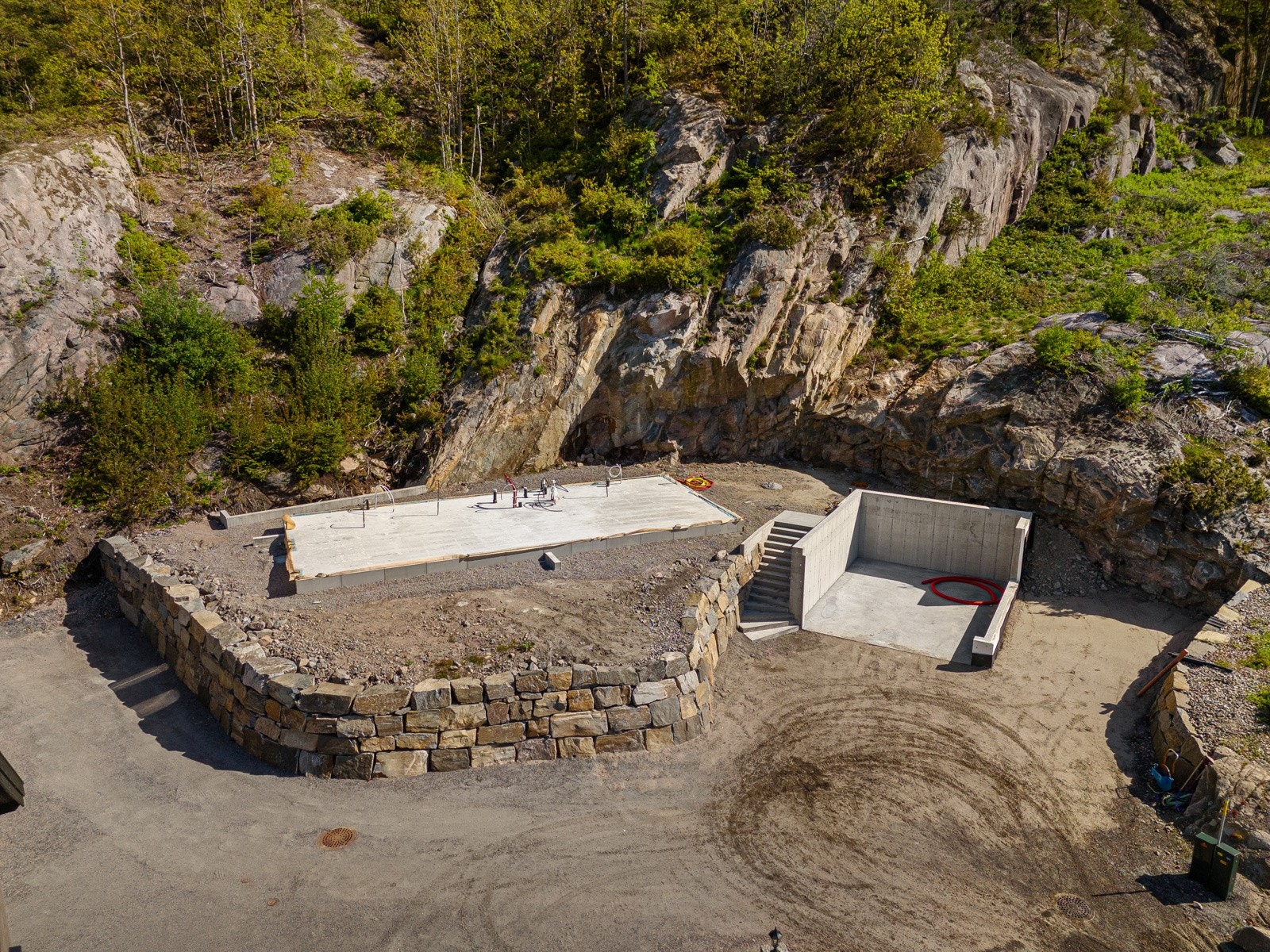 Boligen vil ha egen garasje - det også er mulighet for biloppstilling på tomten. Galleribilde