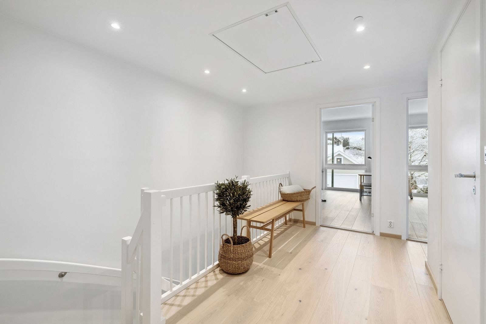 Romslig gang i 2. etg. Galleribilde