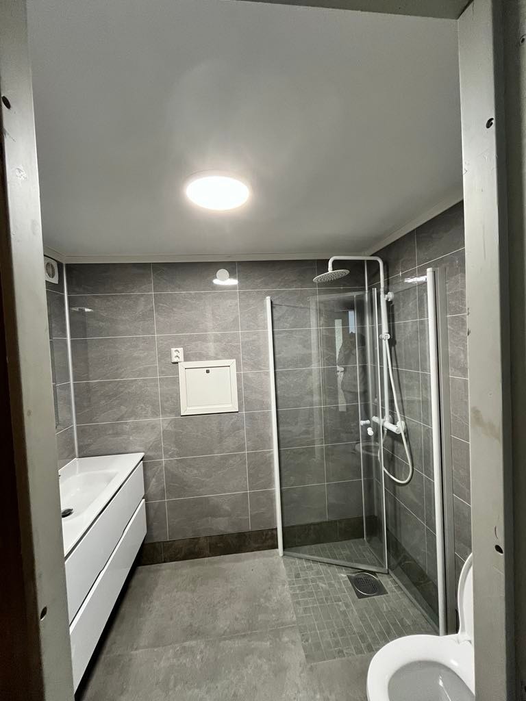 Badet Galleribilde