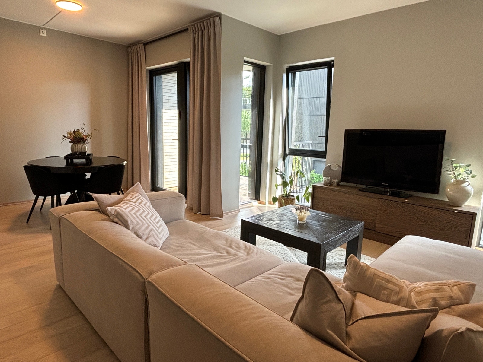 Leiligheten er stilren og praktisk. Galleribilde