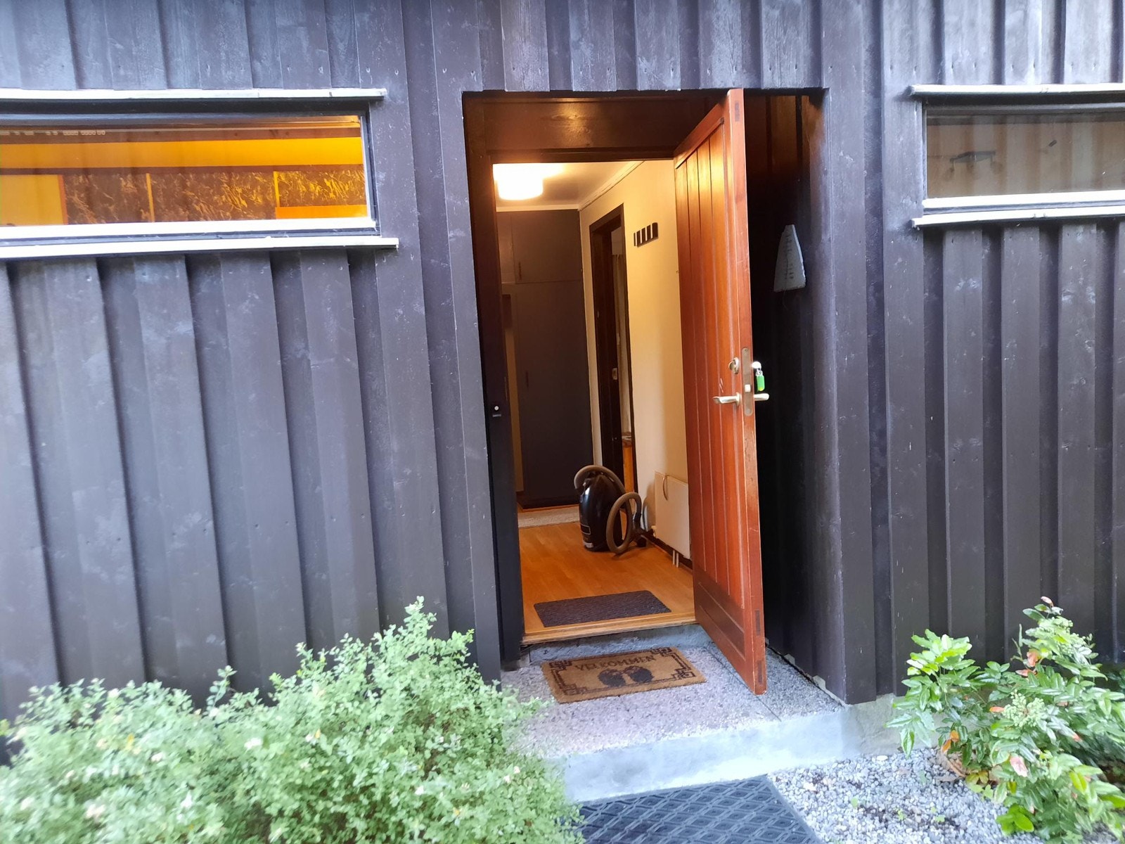 Egen inngang til entre´. Galleribilde
