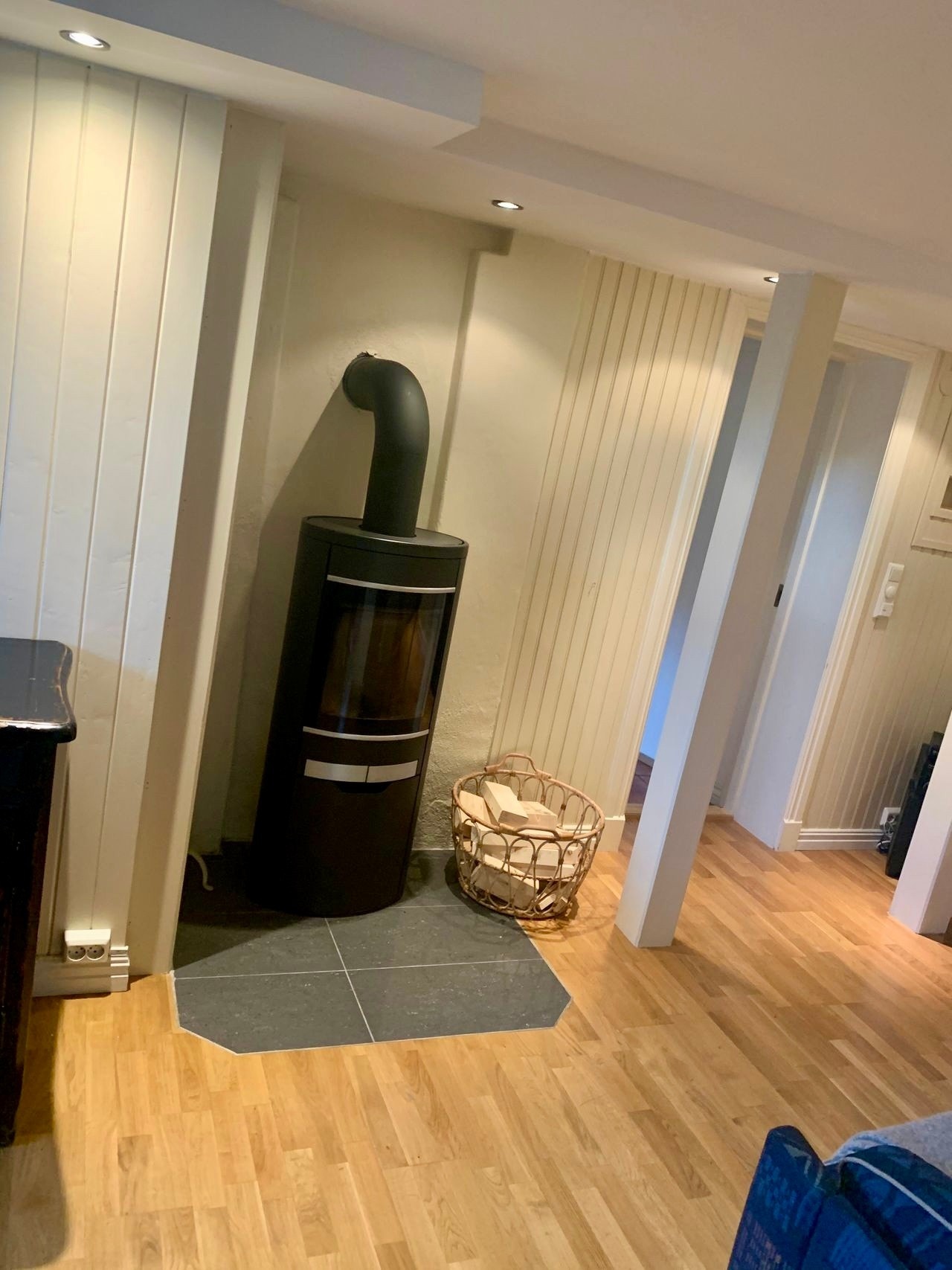 Stue med vedfyring Galleribilde