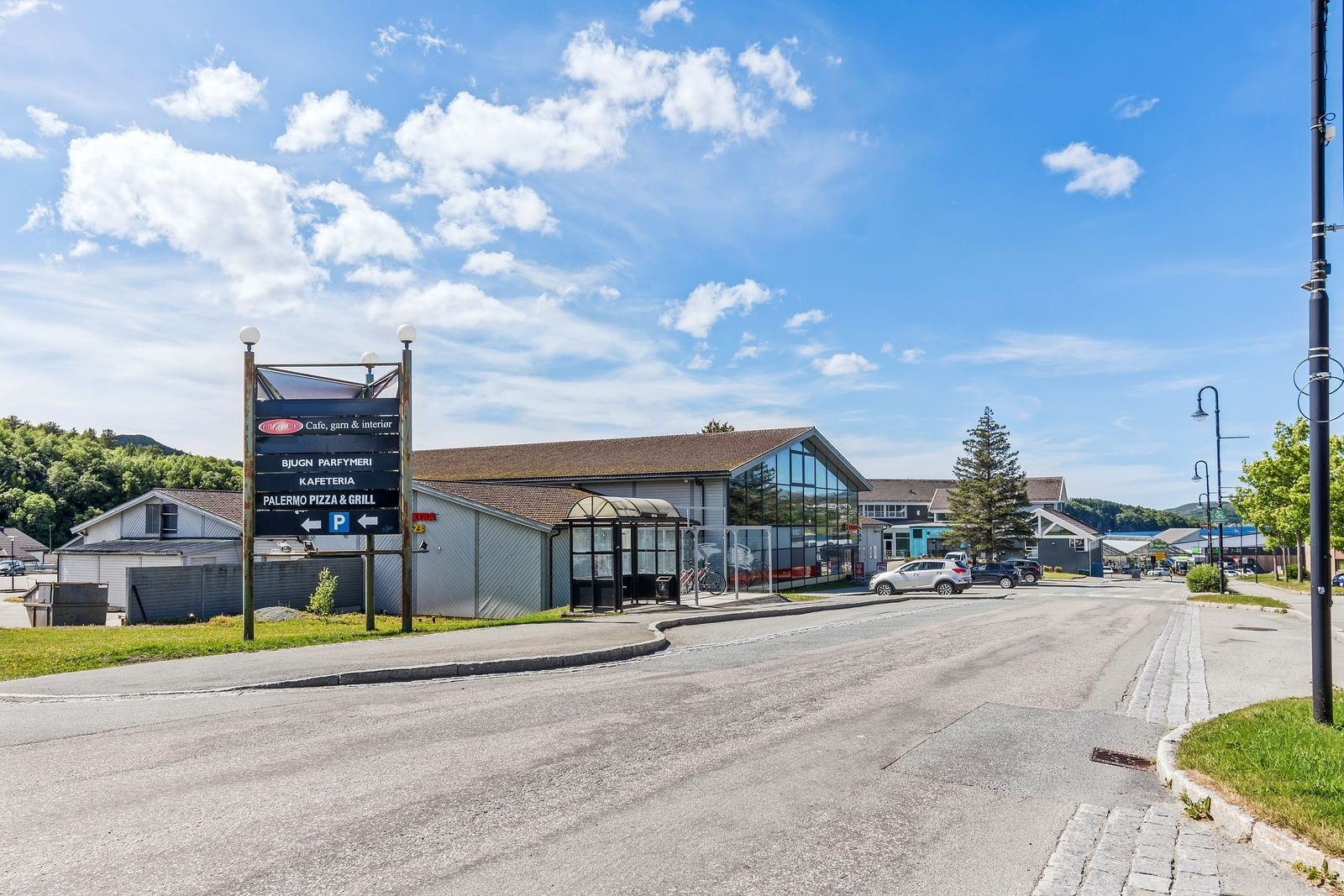 Bjugn sentrum i gangavstand fra boligfeltet Galleribilde