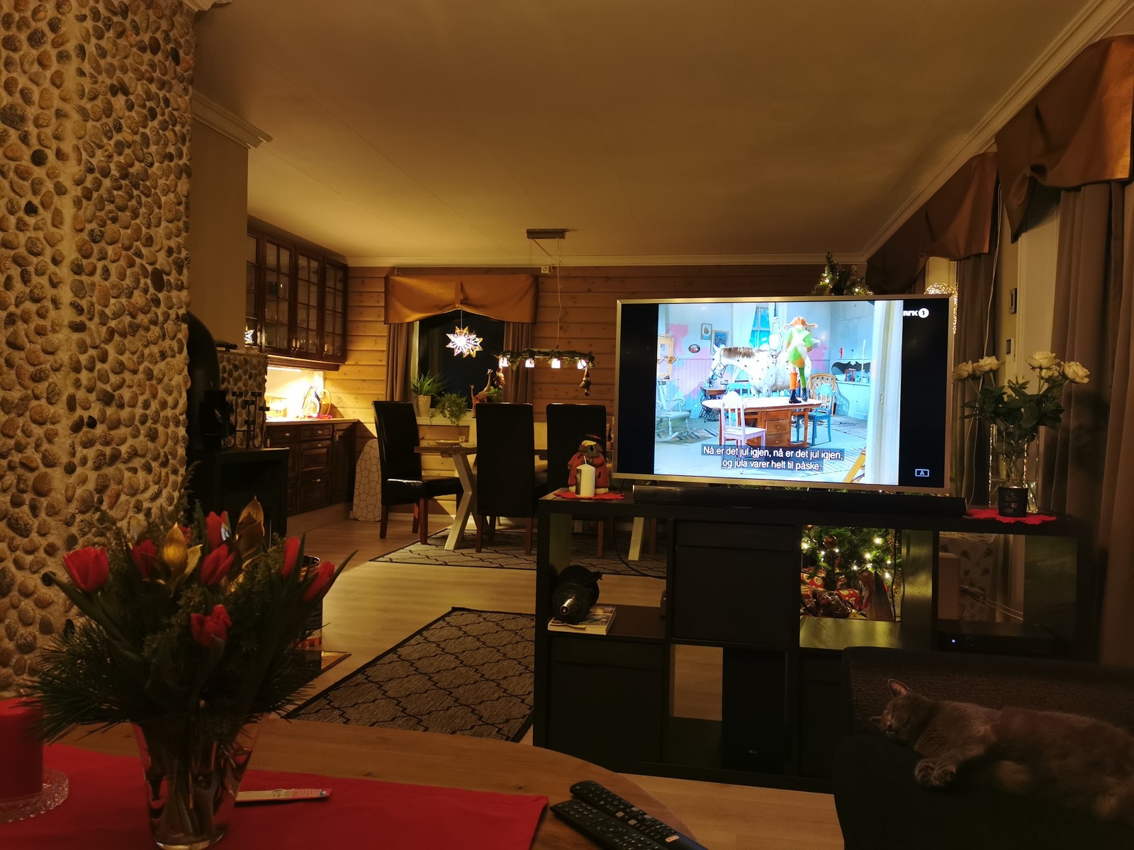 Fra salongdel i stue hoveddel. Galleribilde