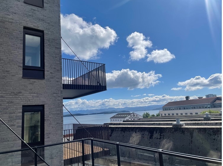 Utsikt fra balkong Galleribilde