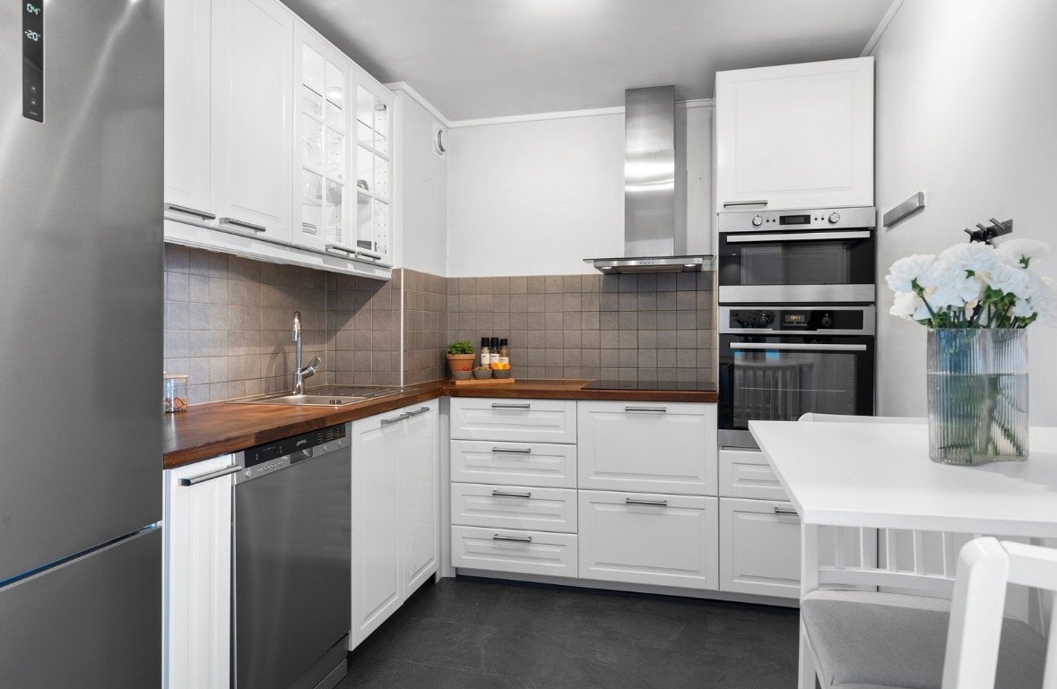 Fint og oppusset kjøkken, integrerte hvitvarer følger med. Galleribilde
