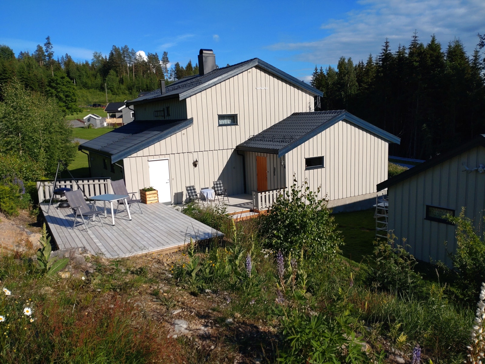 Solrike terrasser, mot vest Galleribilde