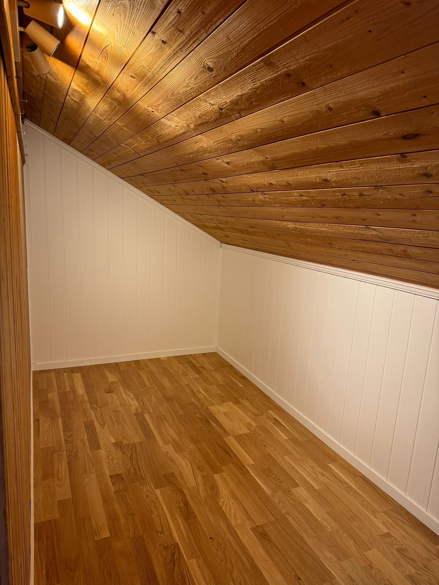 Bod/Garderobe tilknyttet hovedsoverom Galleribilde