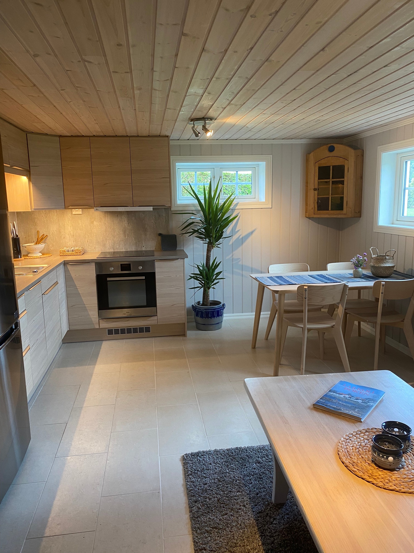 Stue og kjøkken i ett Galleribilde