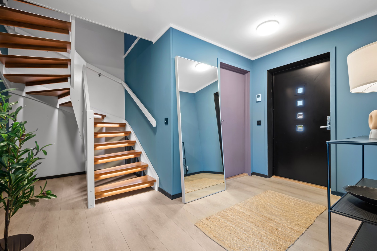 Entre sett fra stue/kjøkken Galleribilde