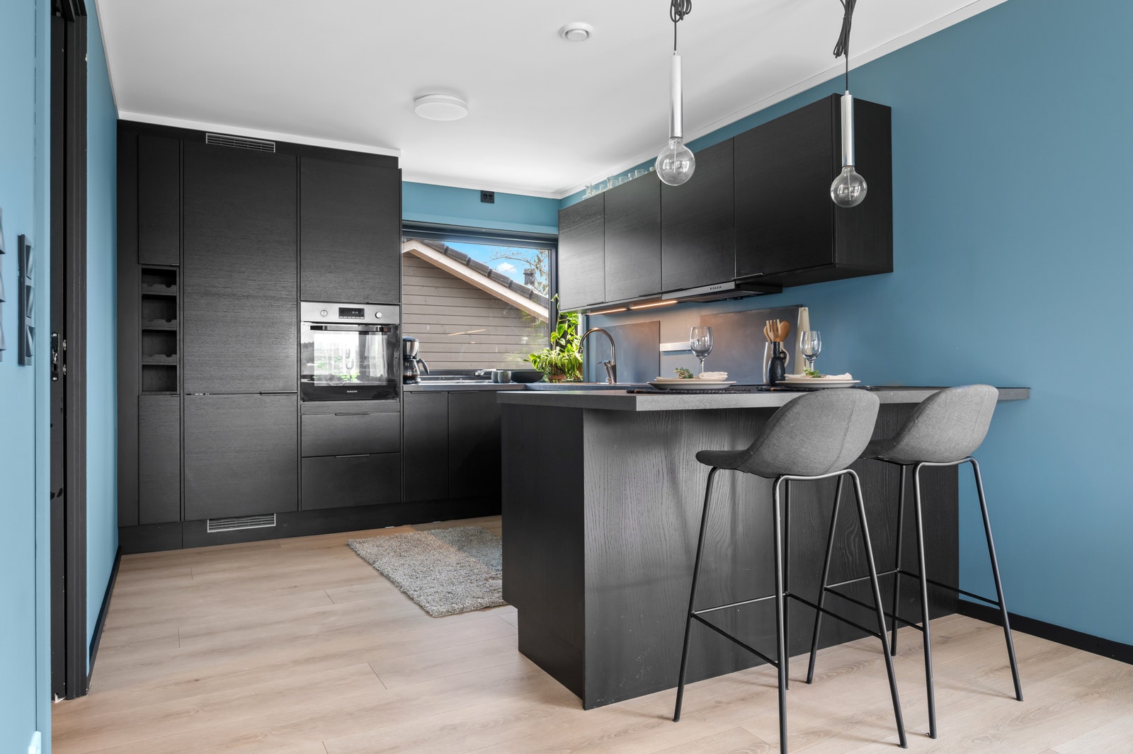 Kjøkken sett fra stue Galleribilde