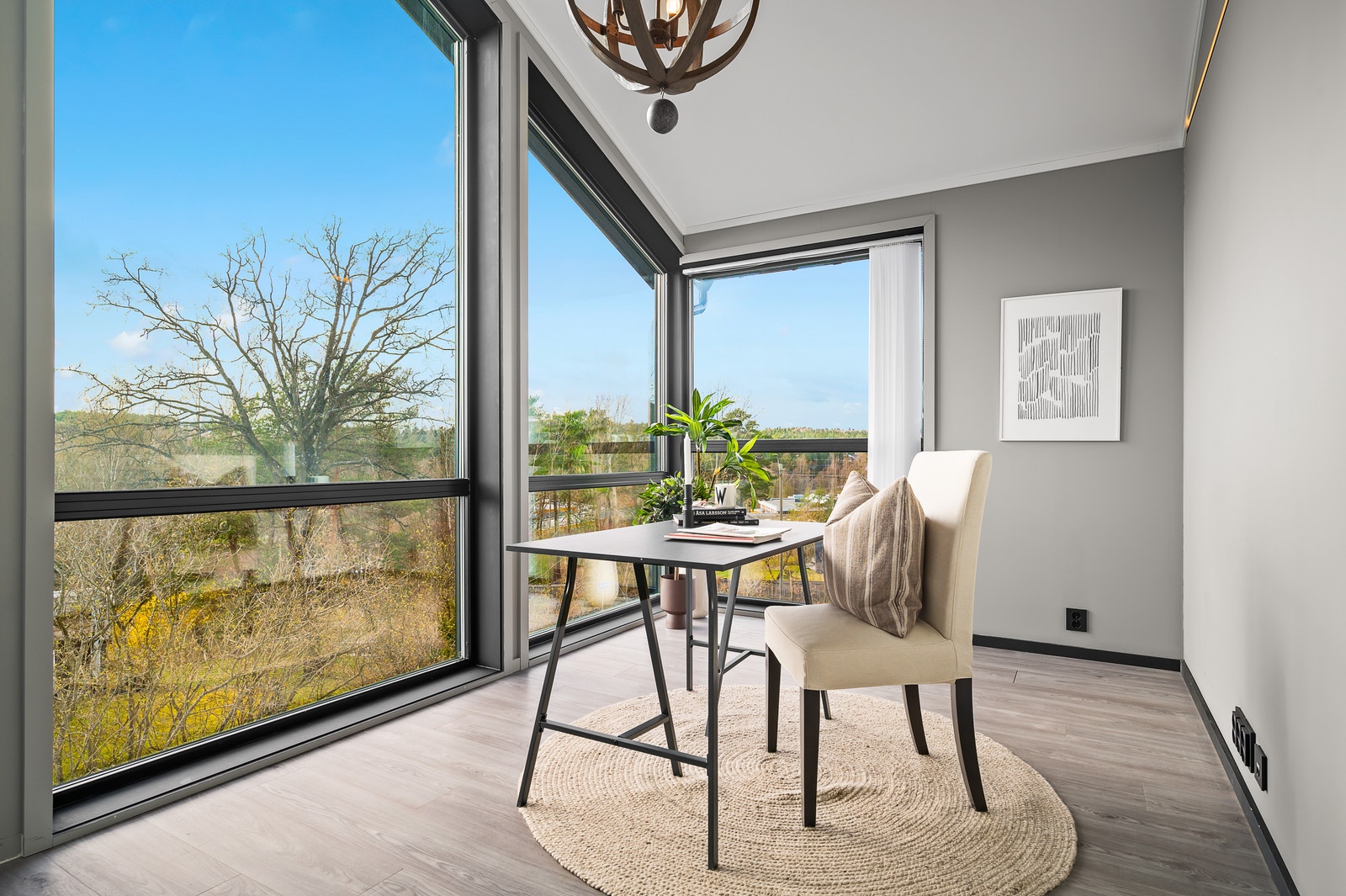 Åpen stue/kjøkken løsnig sett fra kjøkkenet Galleribilde