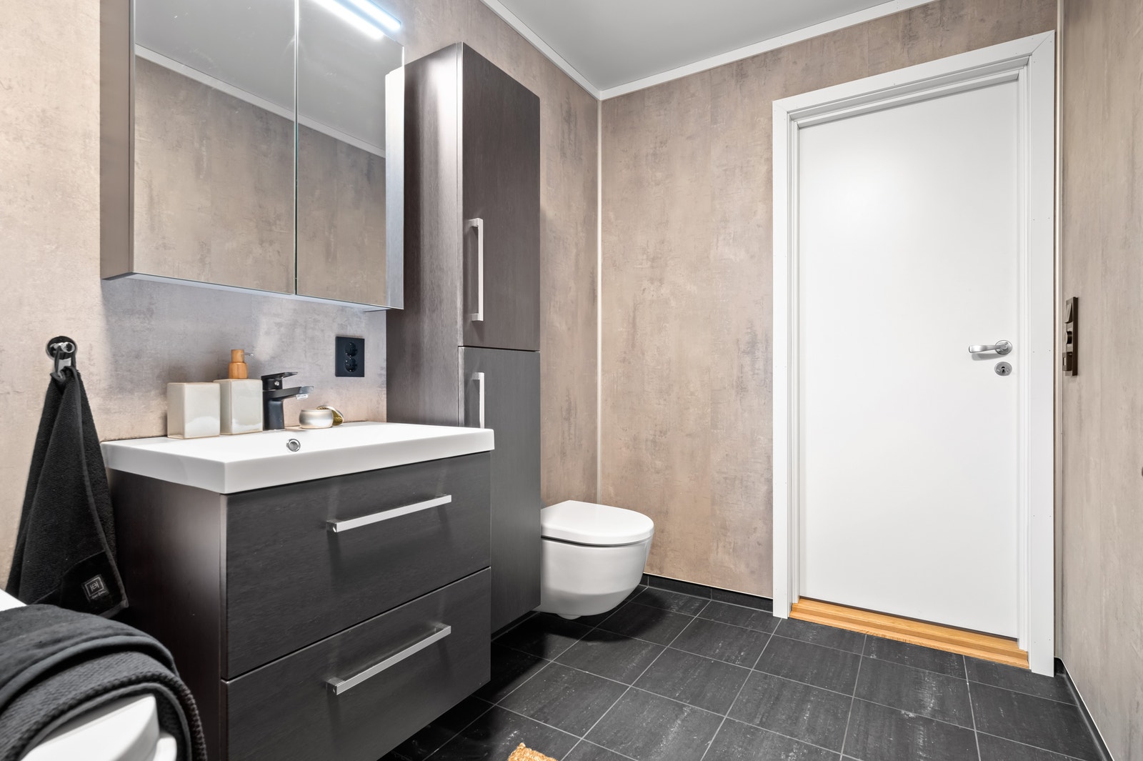 Moderne Bad 2-etg Galleribilde