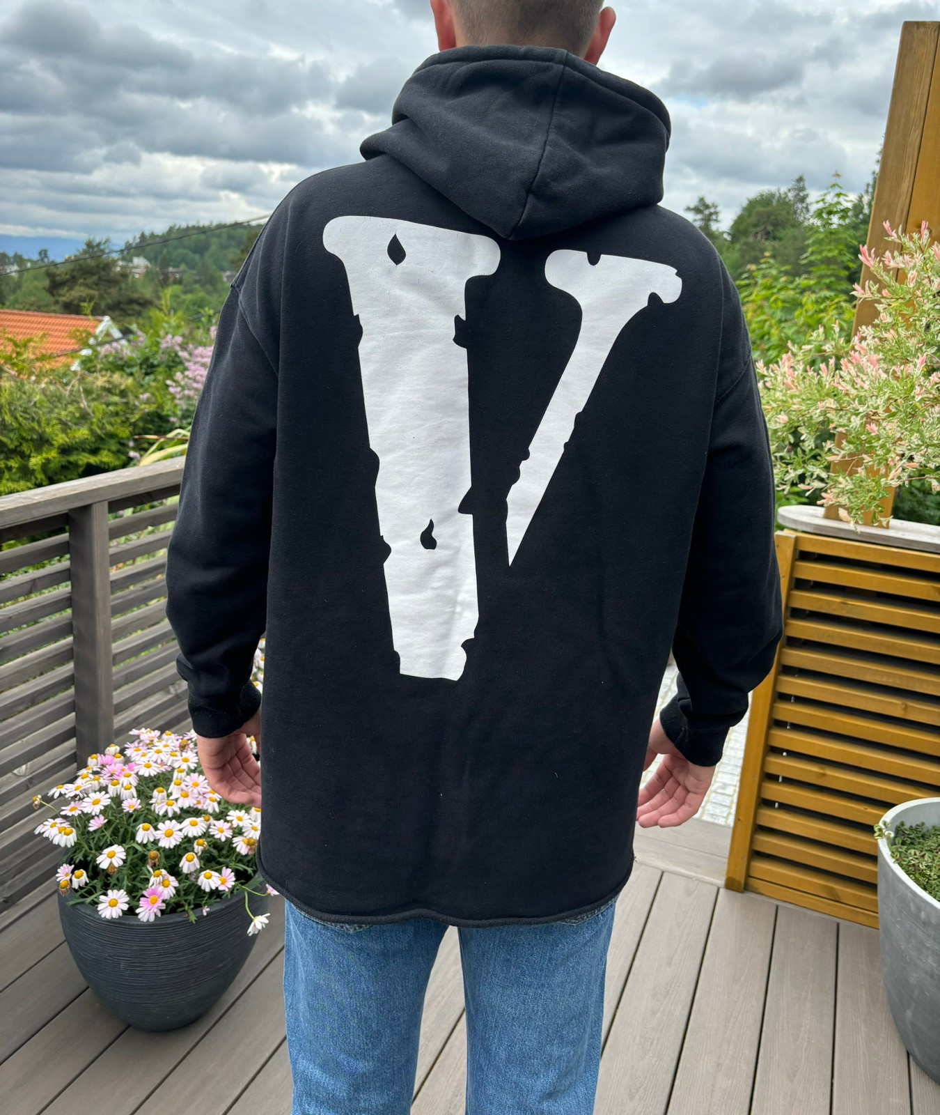 VLONE hoodie store