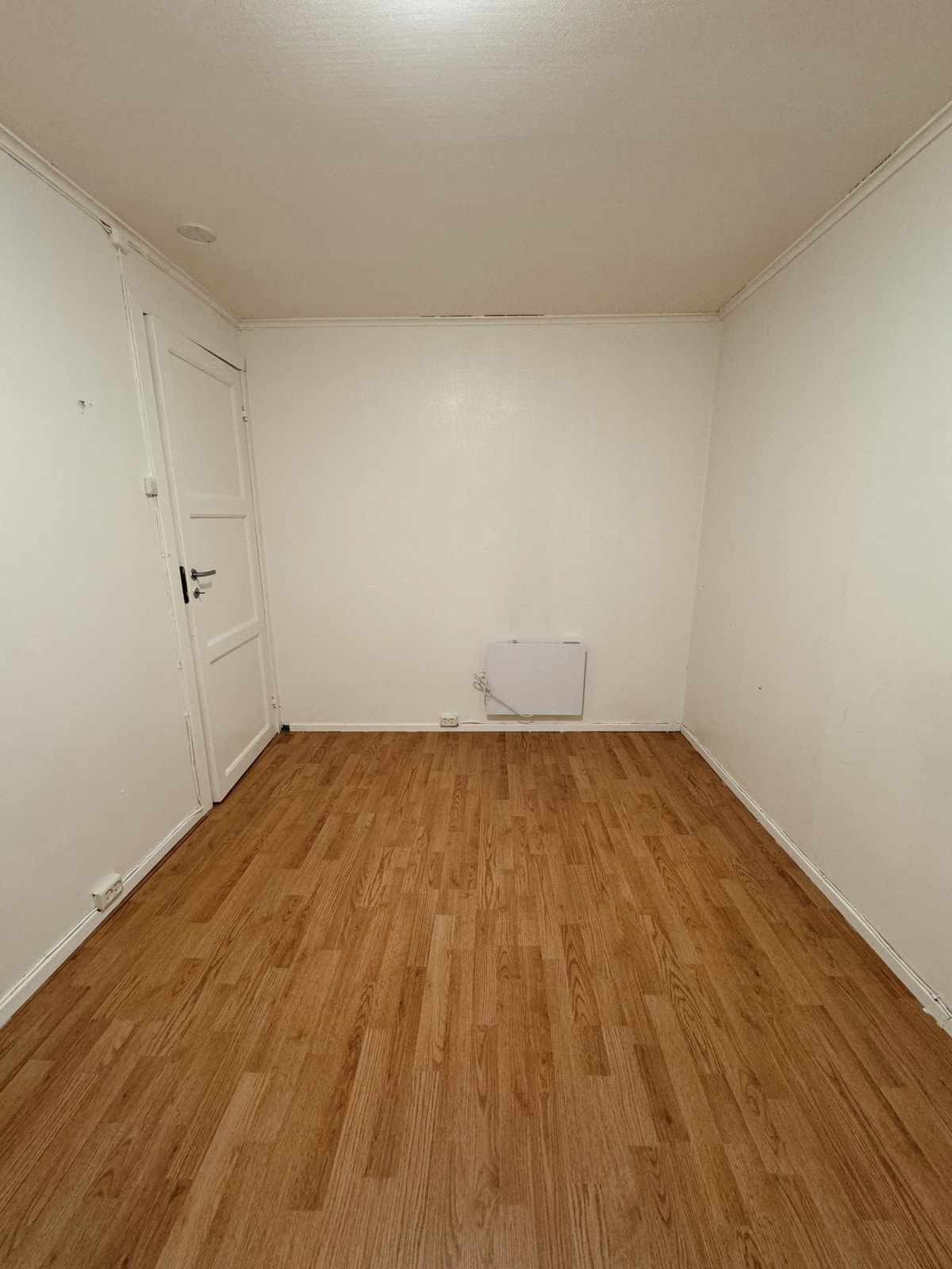 Soverom 1. Soverommet har ett vindu. Galleribilde