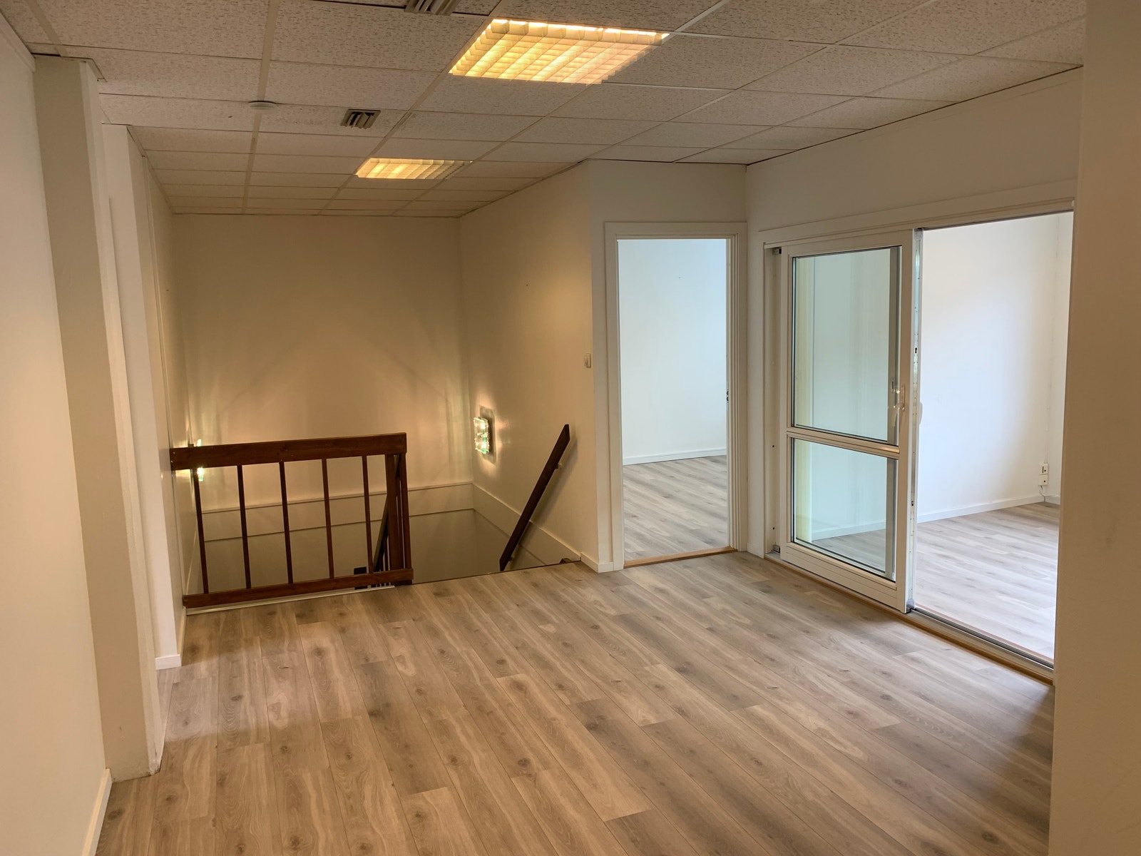 Bilde av eksisterende gang og innvendig trapp Galleribilde