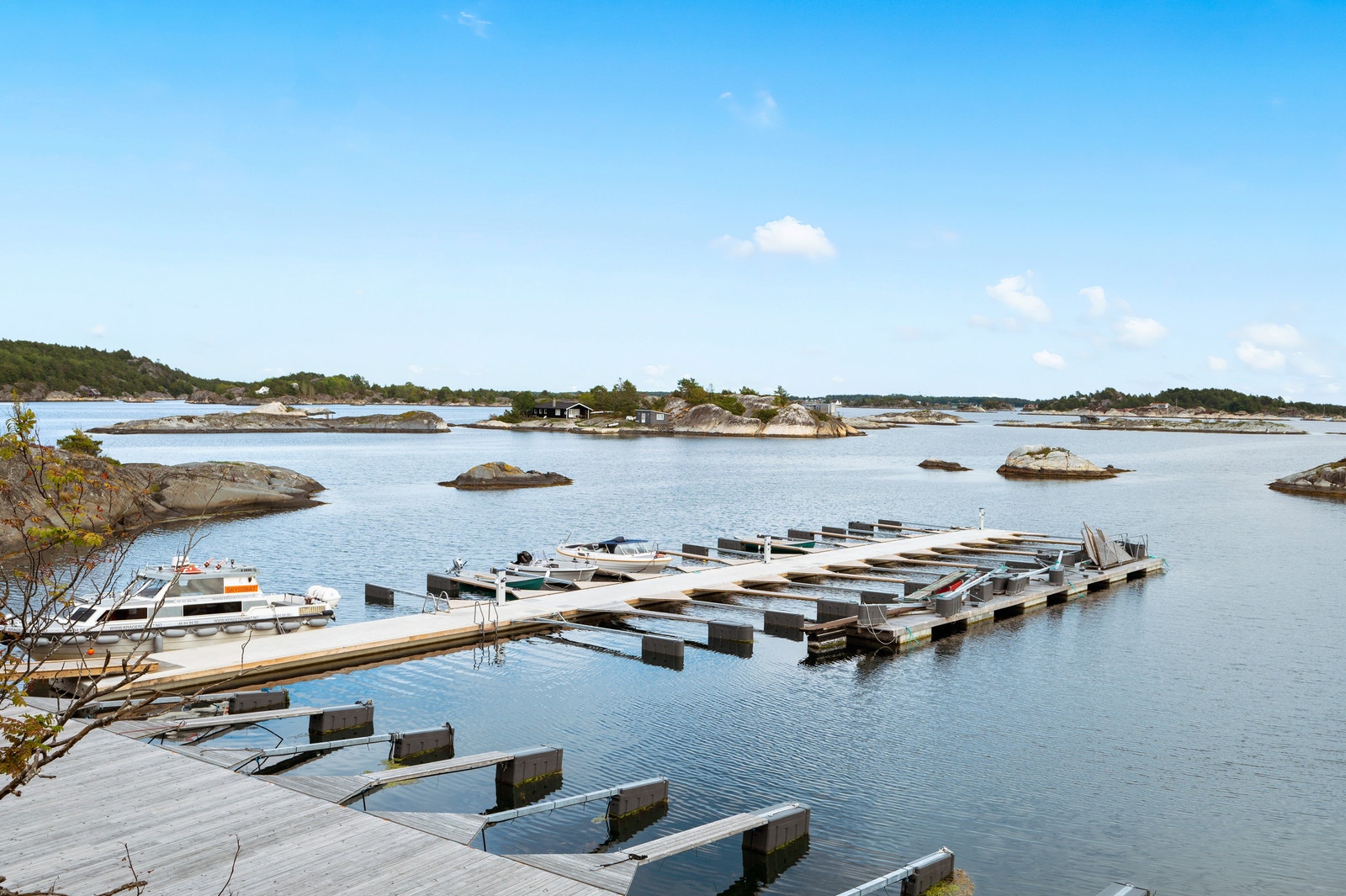 Nødodden, felles båthavn. Galleribilde