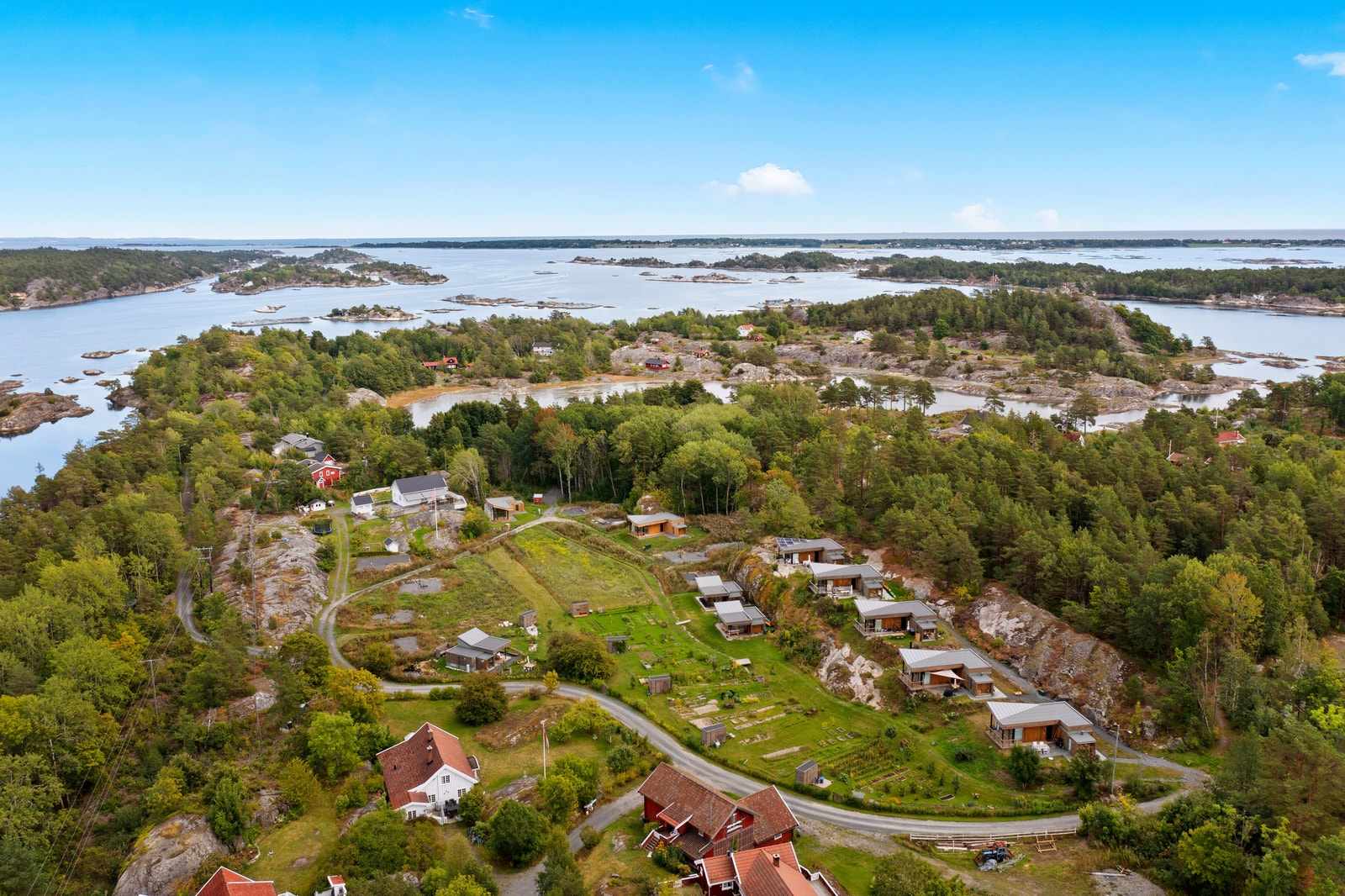 Skåtøyhagen-dronefoto. Galleribilde