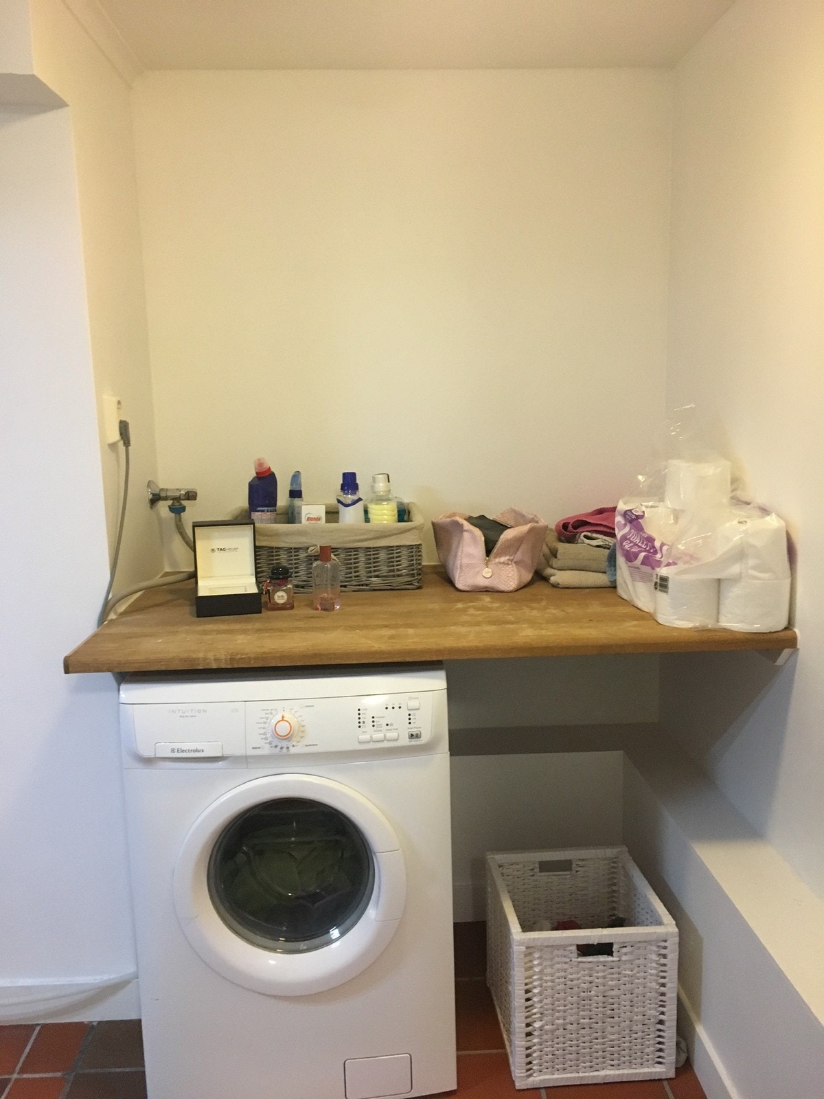 Baderom med vaskemaskin Galleribilde