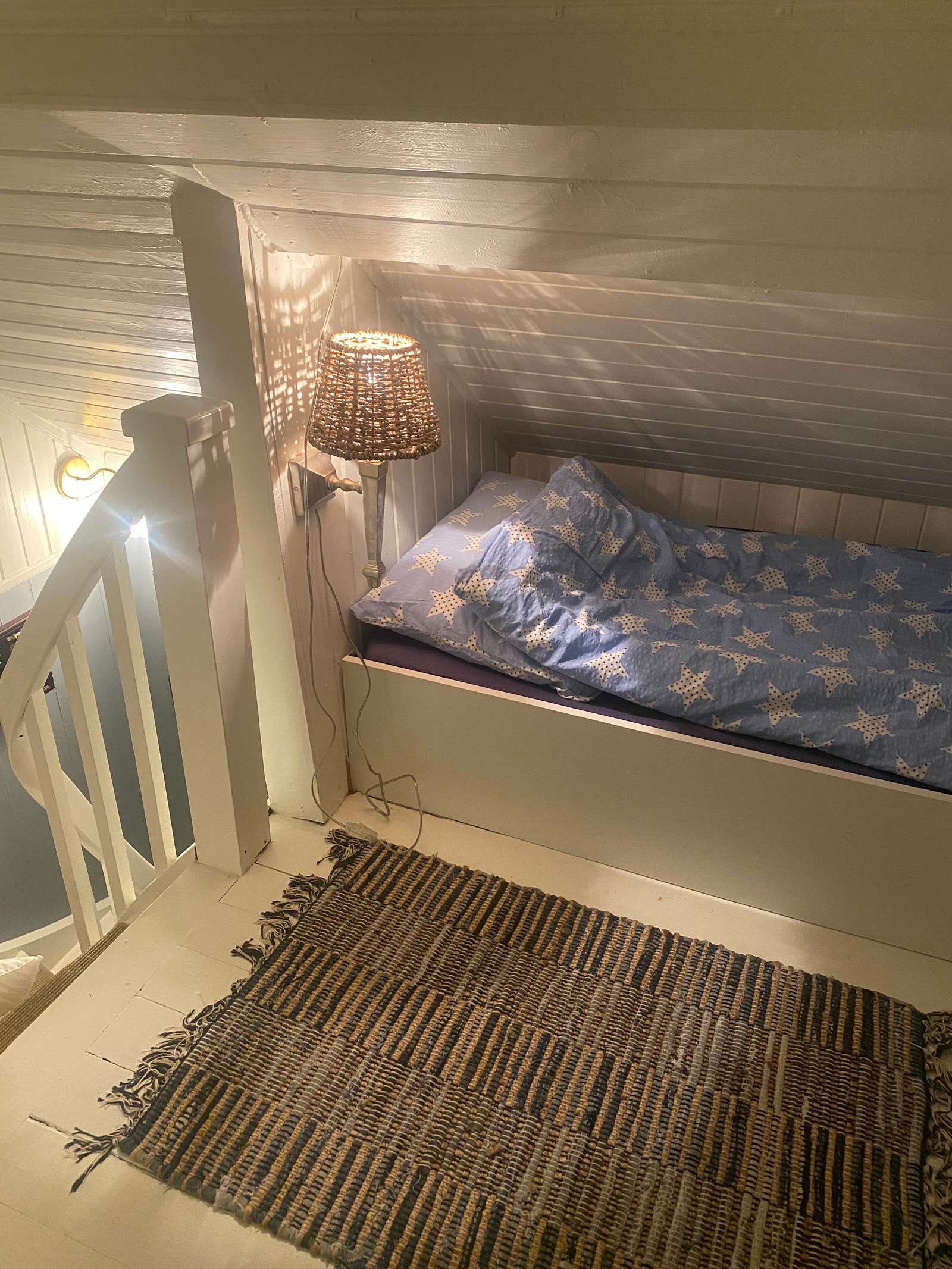 90 cm seng på brisken 2.etg. Galleribilde