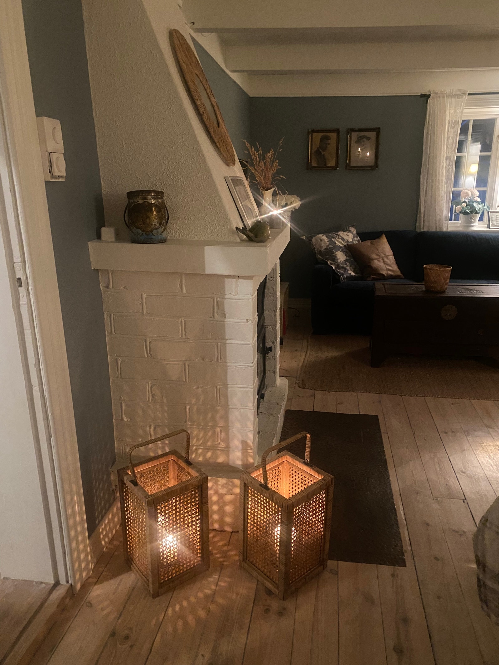 Peis i stua. Galleribilde