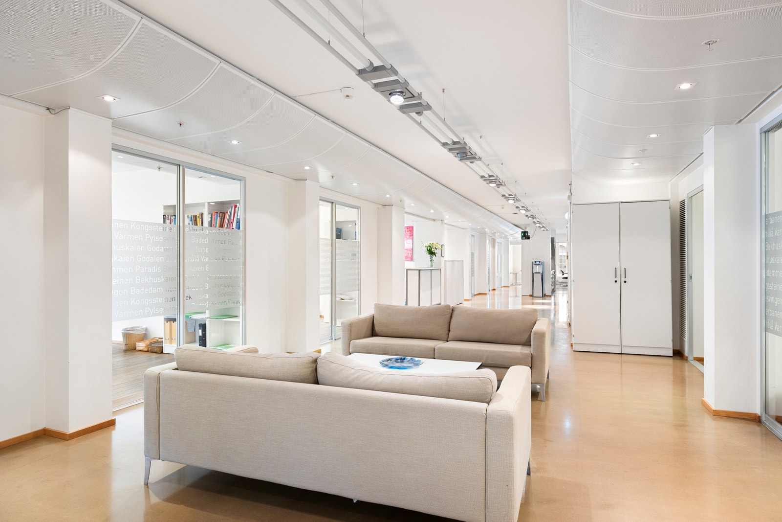 Svært godt lysinnslipp i lokalene Galleribilde