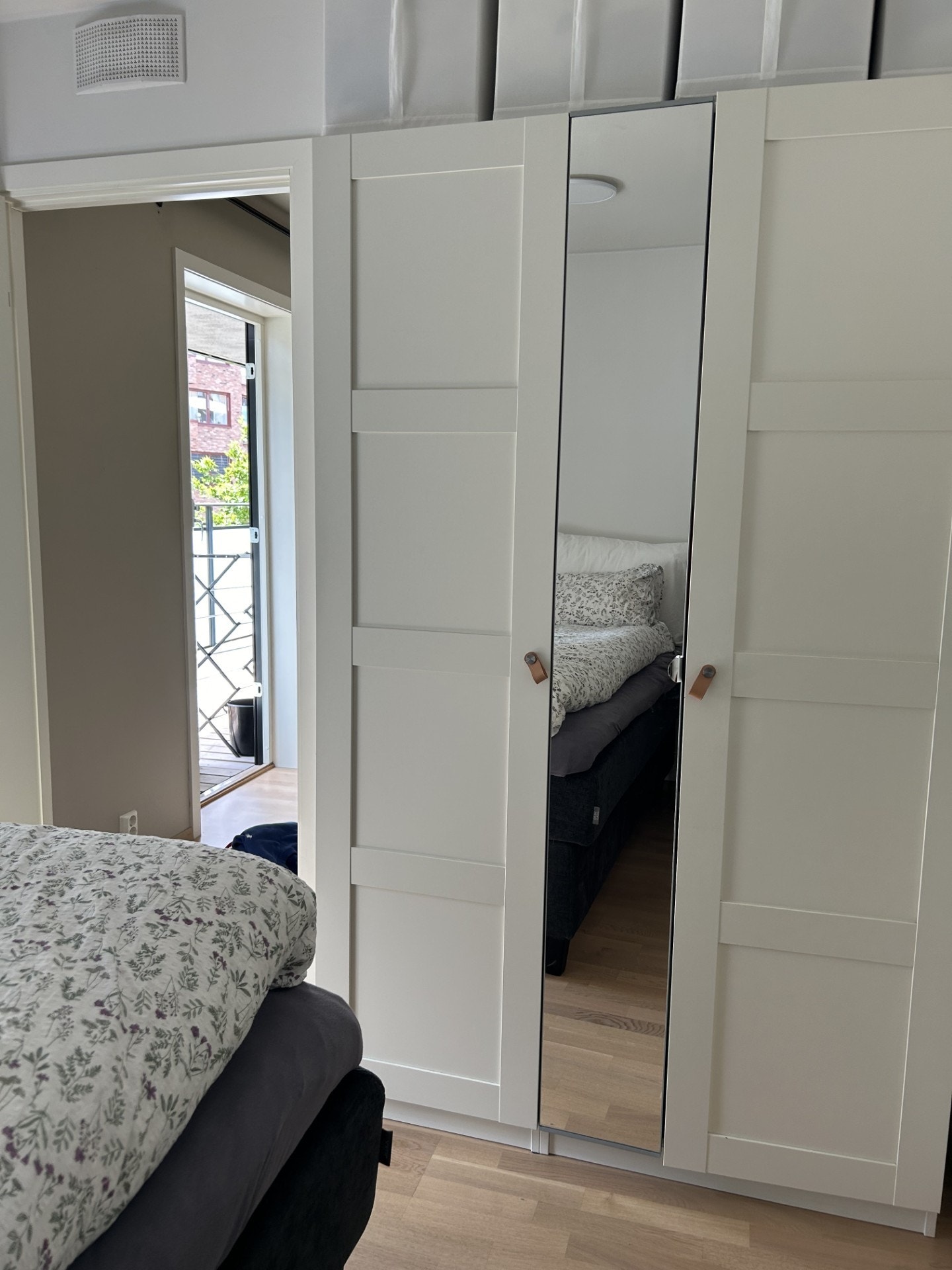 Garderobeskap på soverom Galleribilde