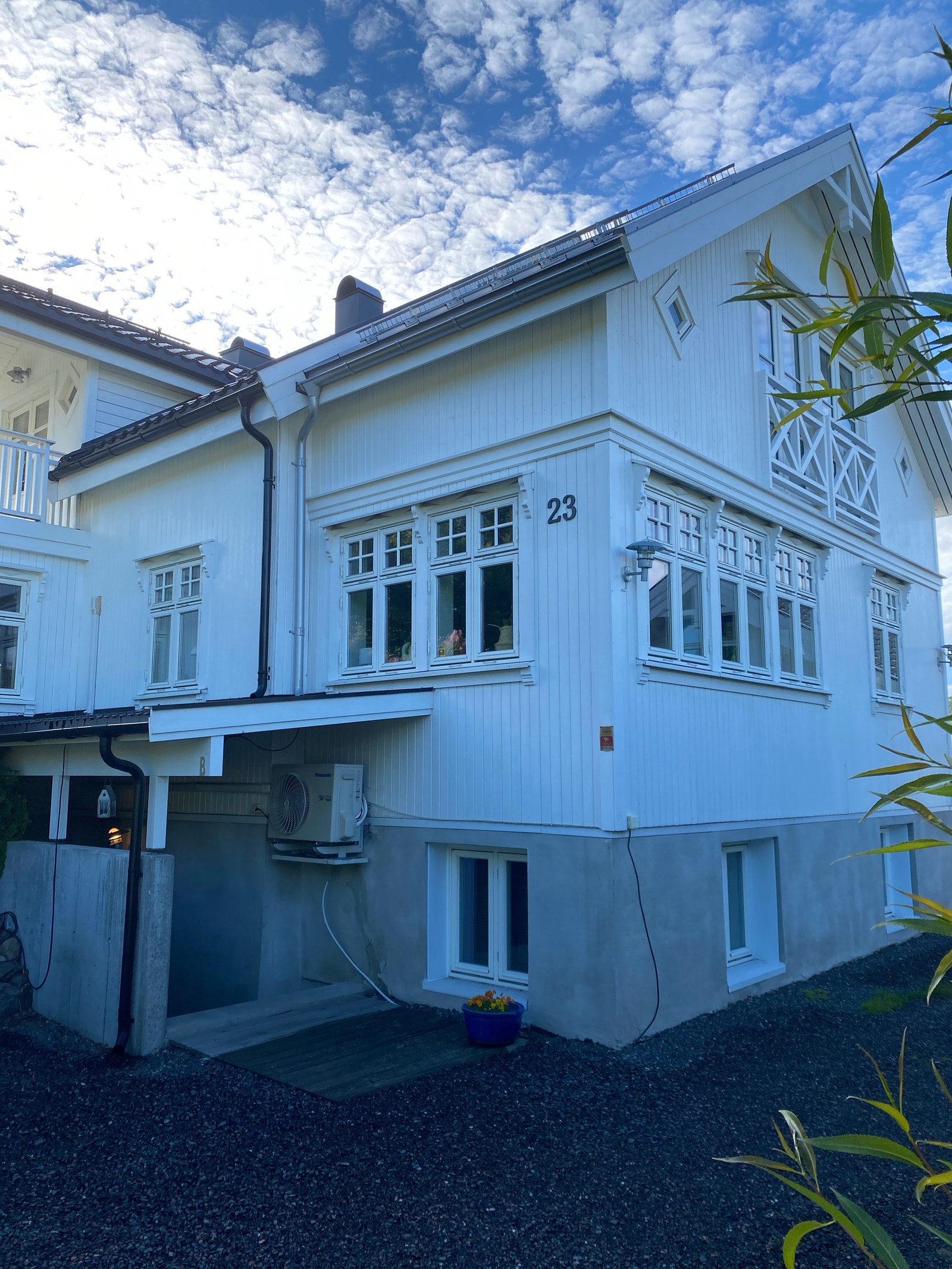 Inngang utleiedel Galleribilde