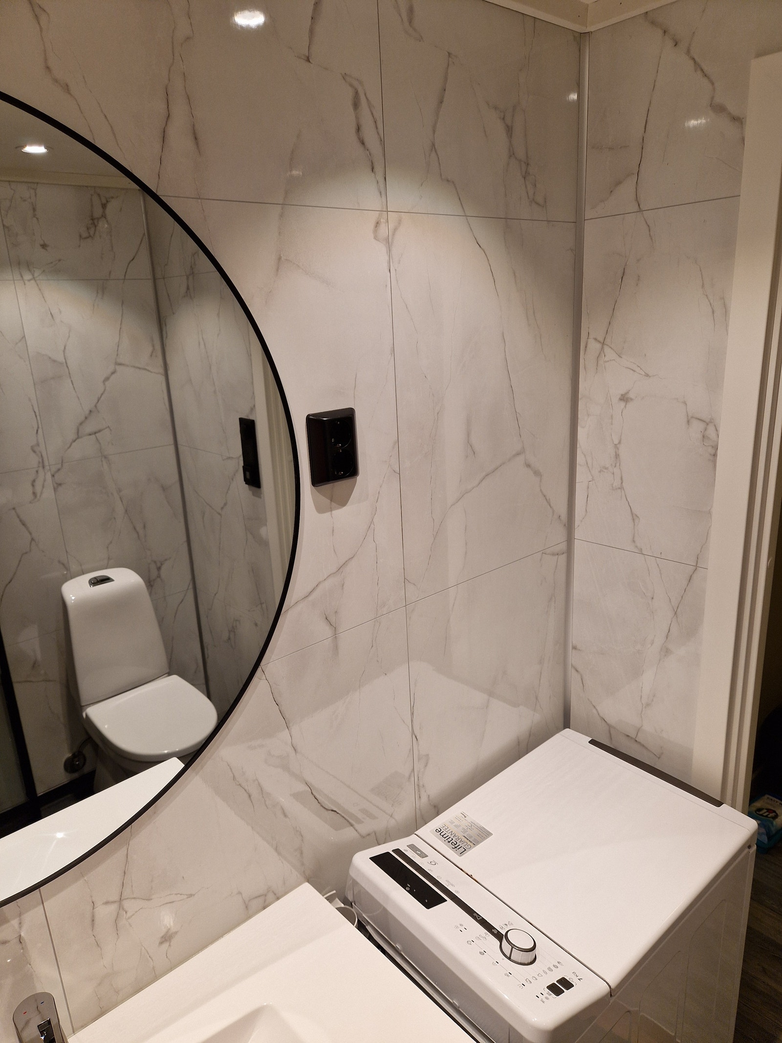 Helt nytt bad. God standard. Egen vaskemaskin. Galleribilde