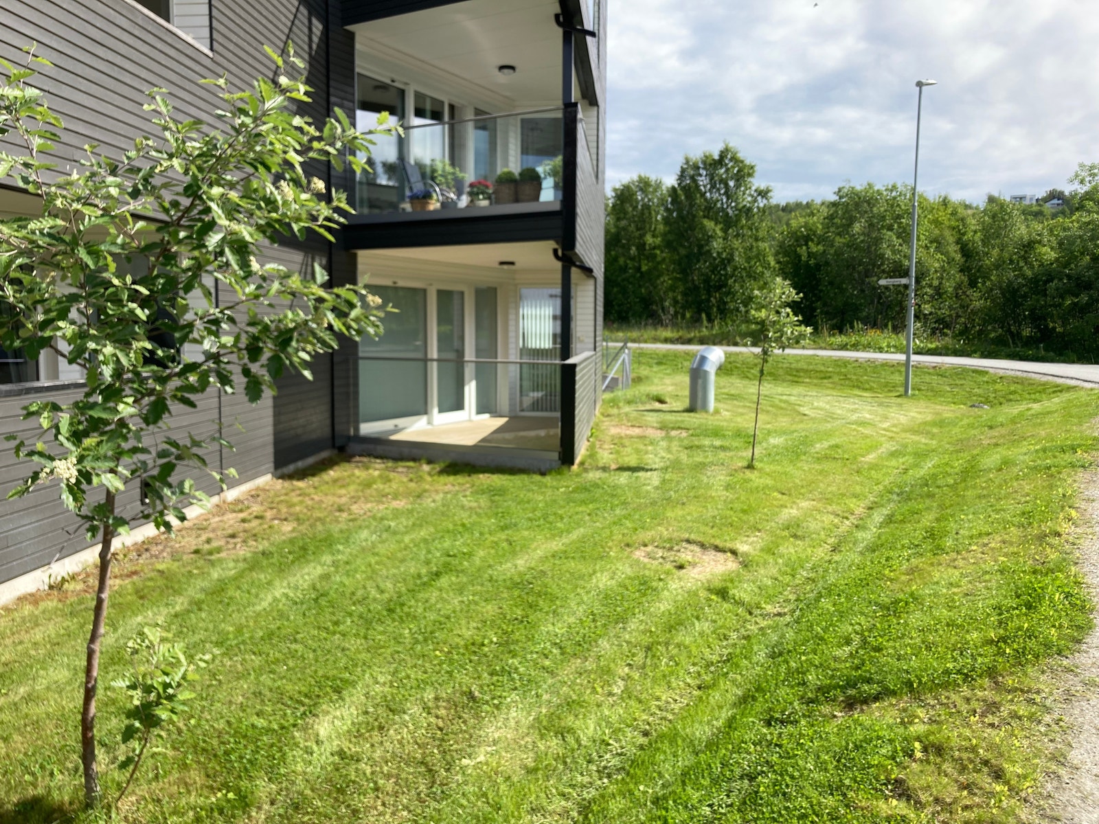 V1A, 5-roms leilighet i 1. etasje, balkong mot sør Galleribilde