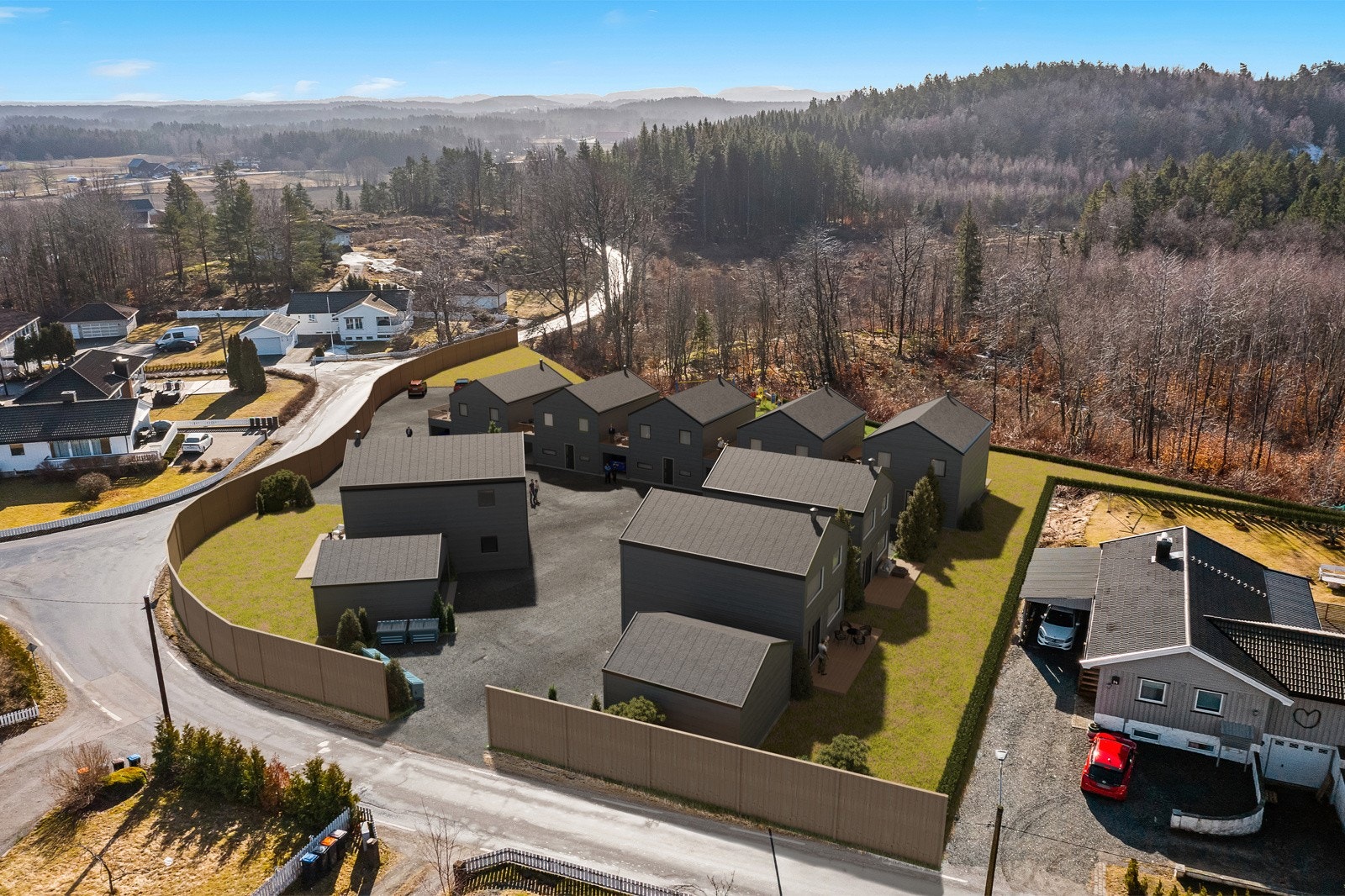 Tunet består av 8 enheter, hvorav 7 er eneboliger i kjede og 1 frittliggende enebolig med utleiedel. Galleribilde