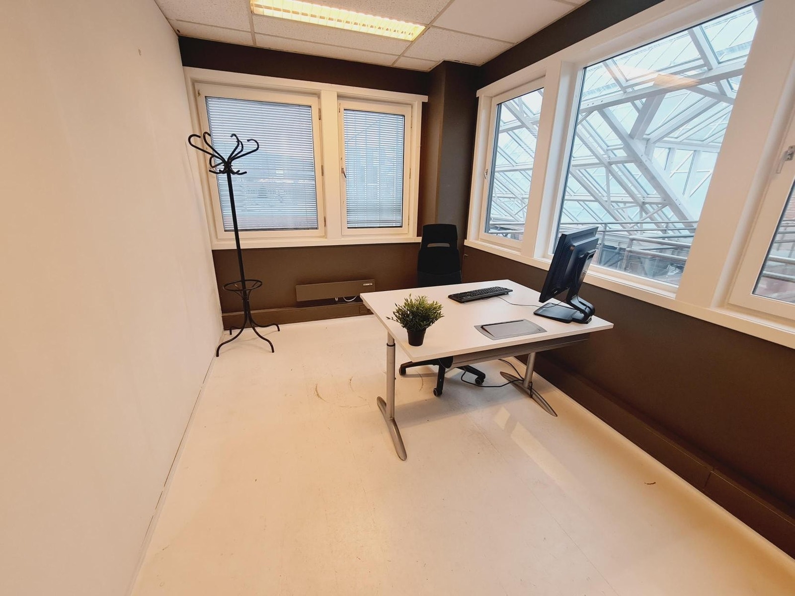 4B08 - 9 kvm Galleribilde