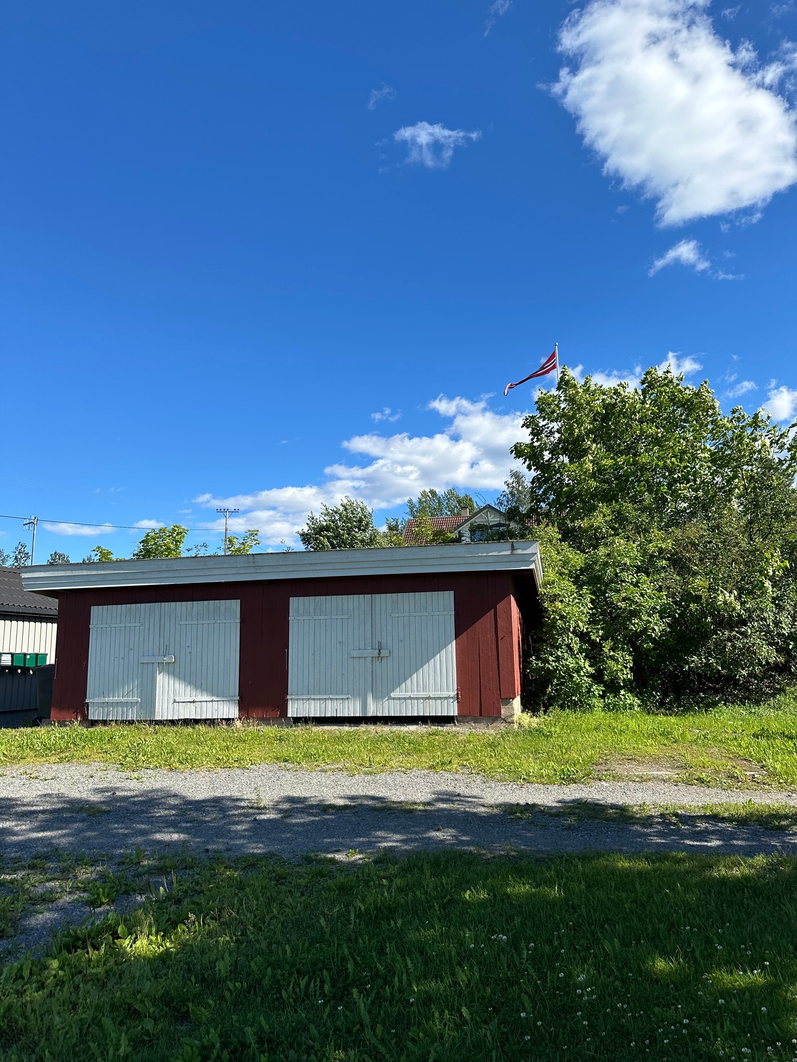 2 garasjer Galleribilde