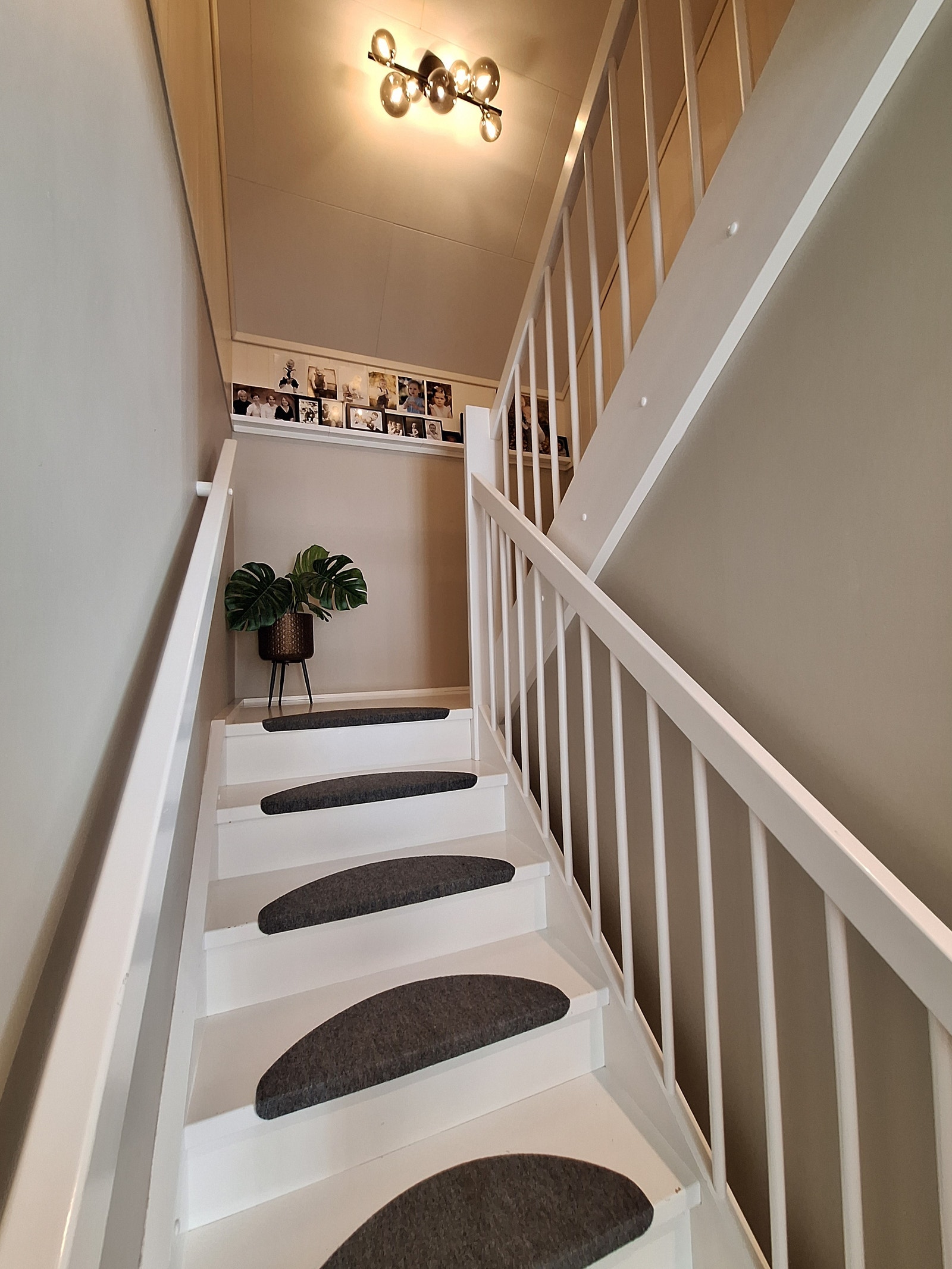 Trapp opp til andre etasje Galleribilde