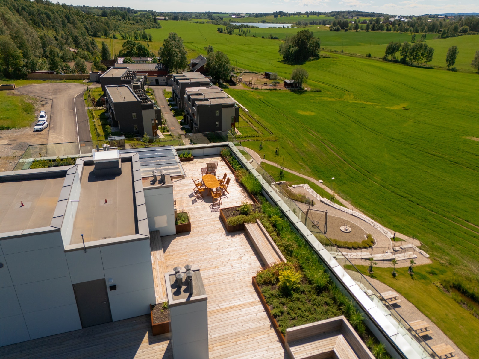 Fantastiske uteplasser - her får du felles takterrasse i tillegg til din private balkong Galleribilde