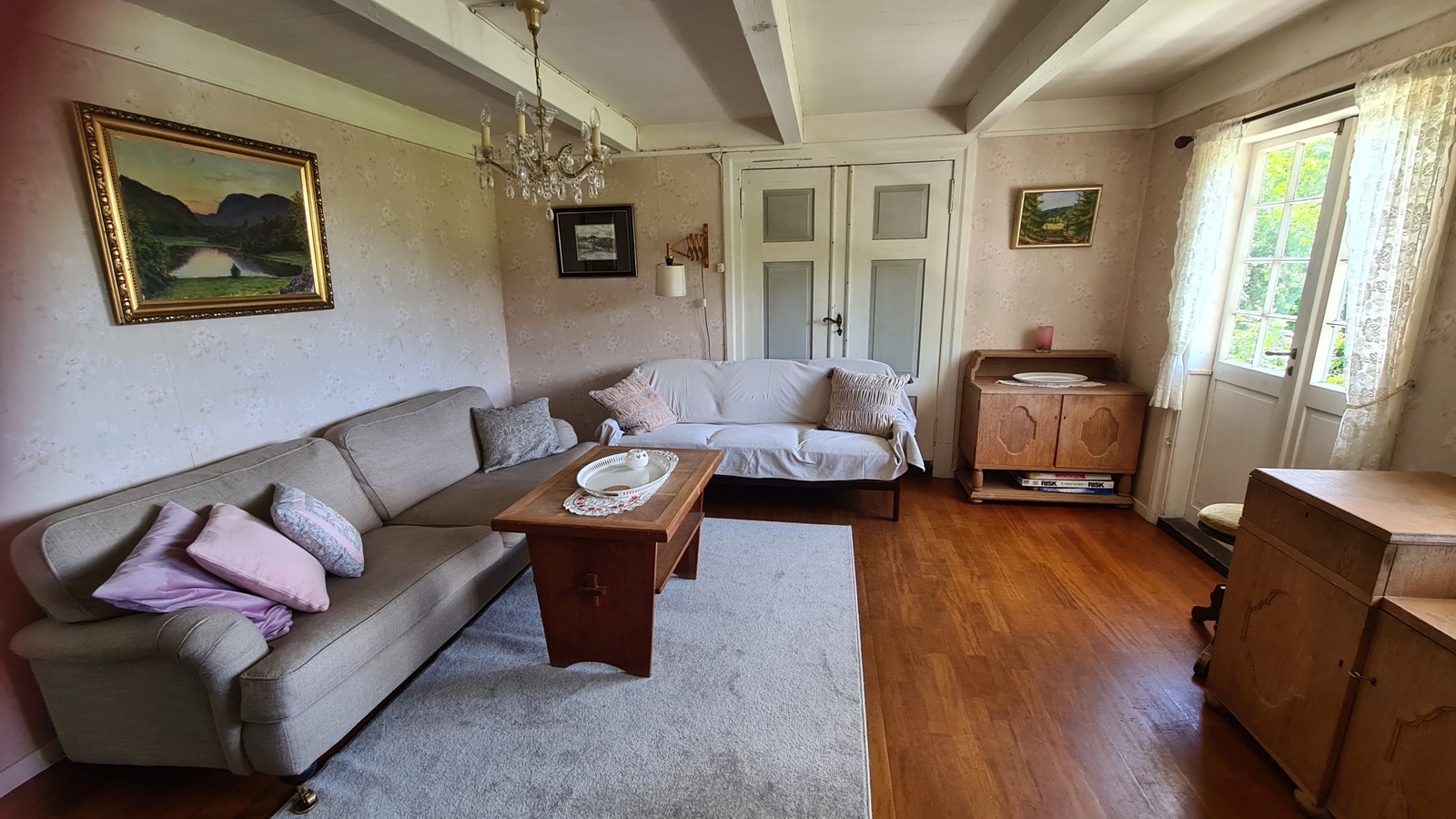 Stua nede Galleribilde