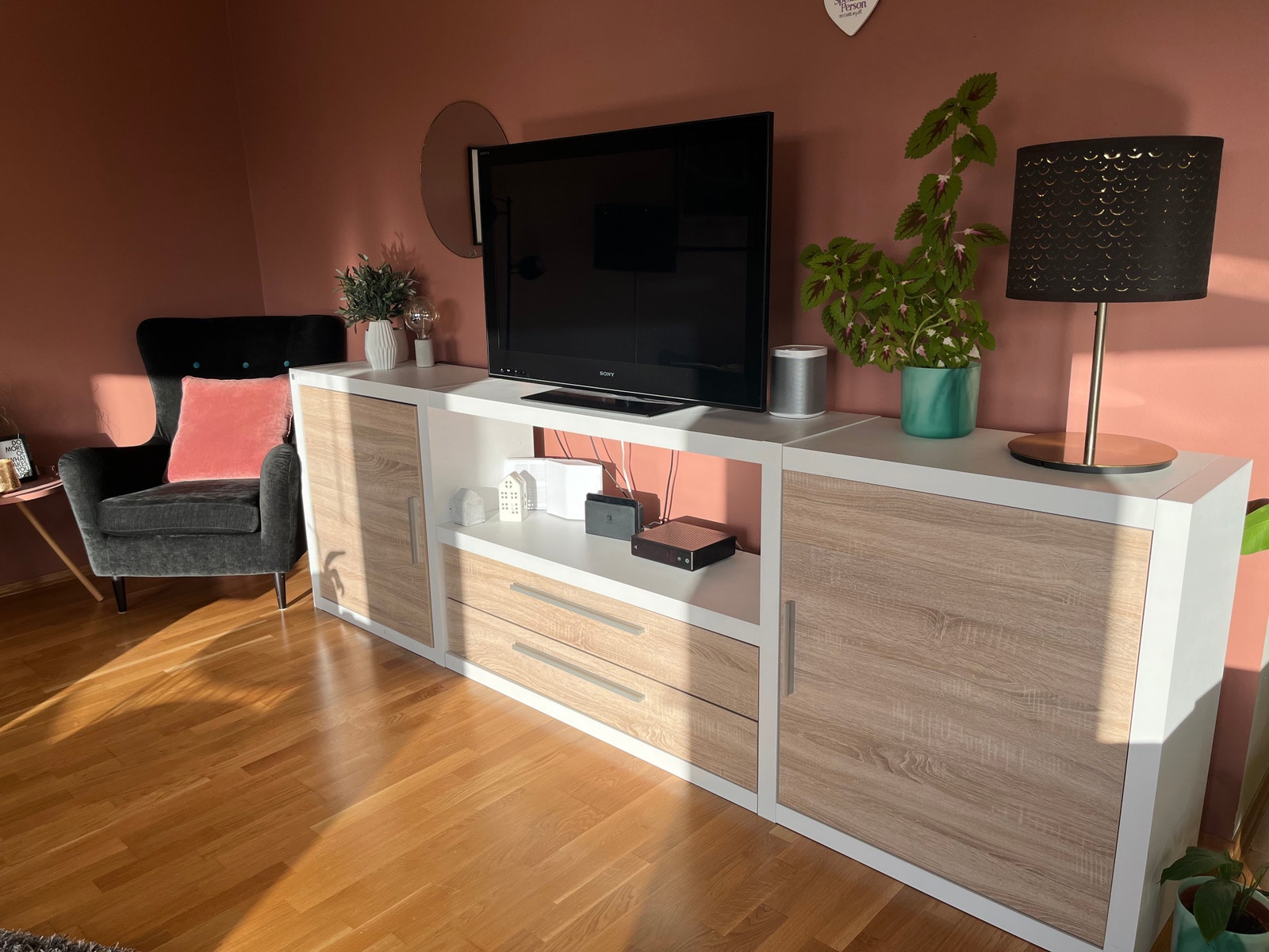 Stue med tv Galleribilde