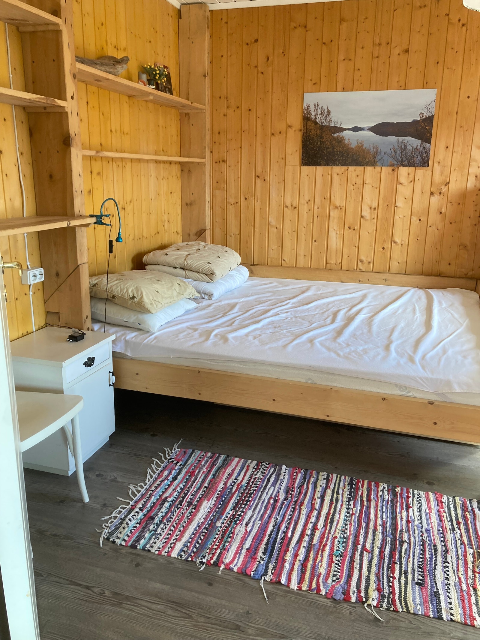 1. floor sleeping room with 1.6m bed Galleribilde