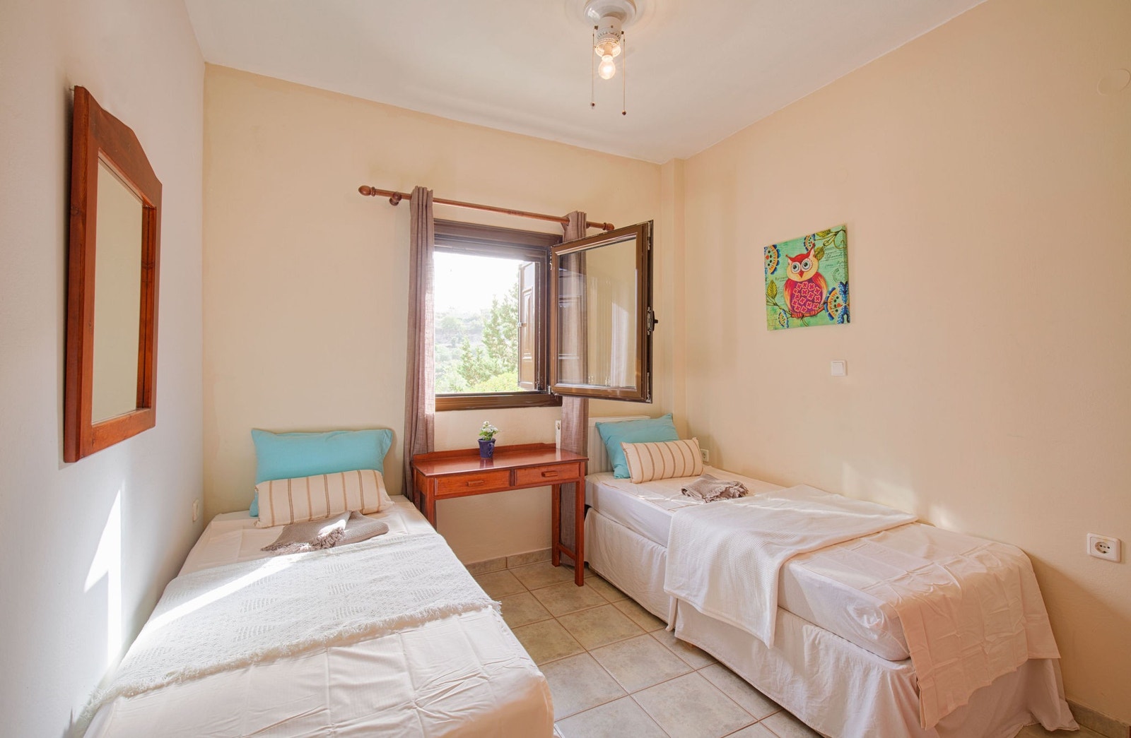 Soverom 2 med enkeltsenger og skapplass Galleribilde